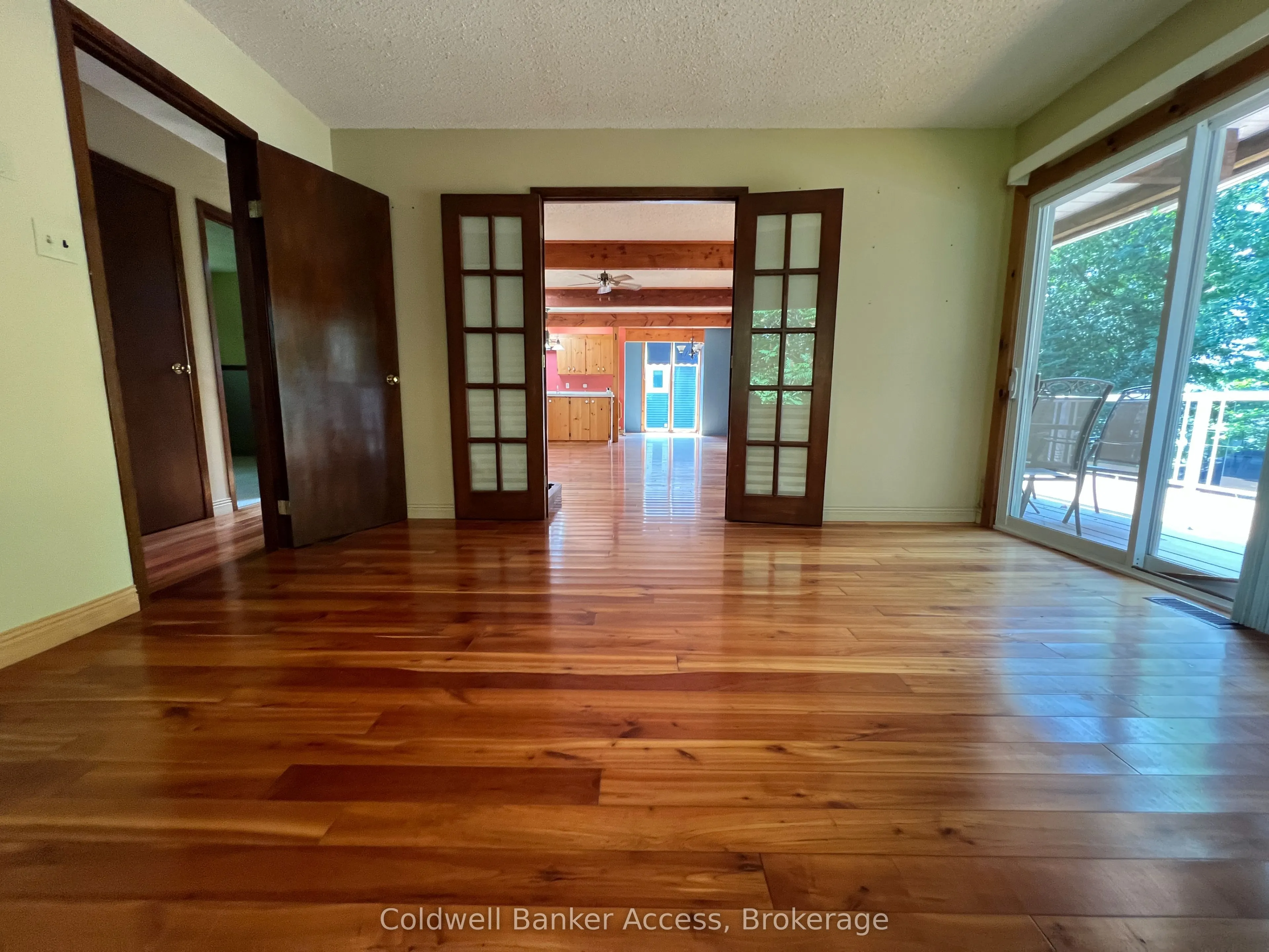 1048 Gordon Street