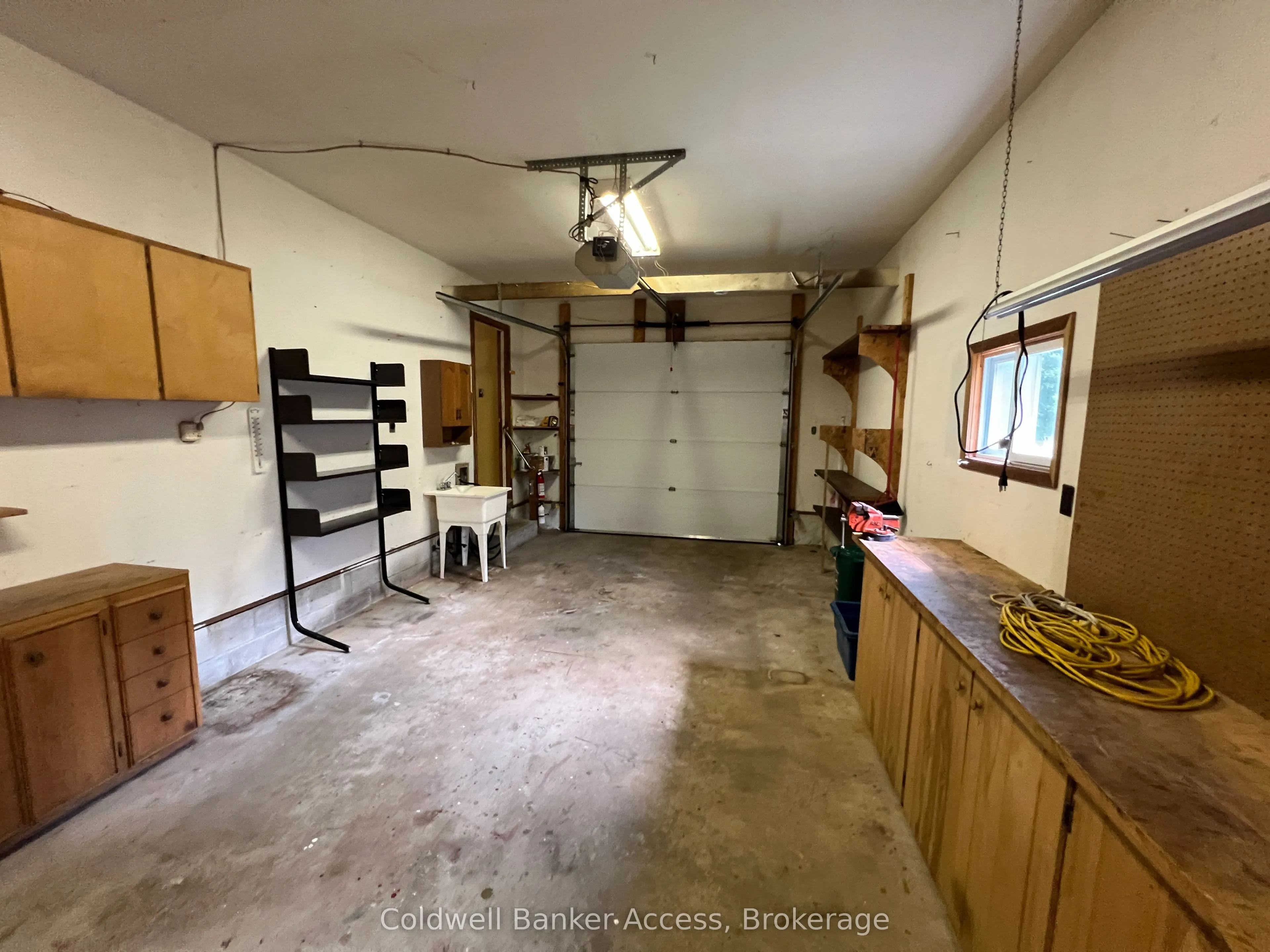 1048 Gordon Street