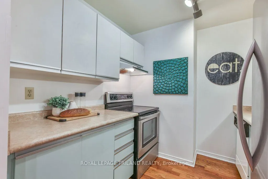 285 QUEENS Avenue, #101