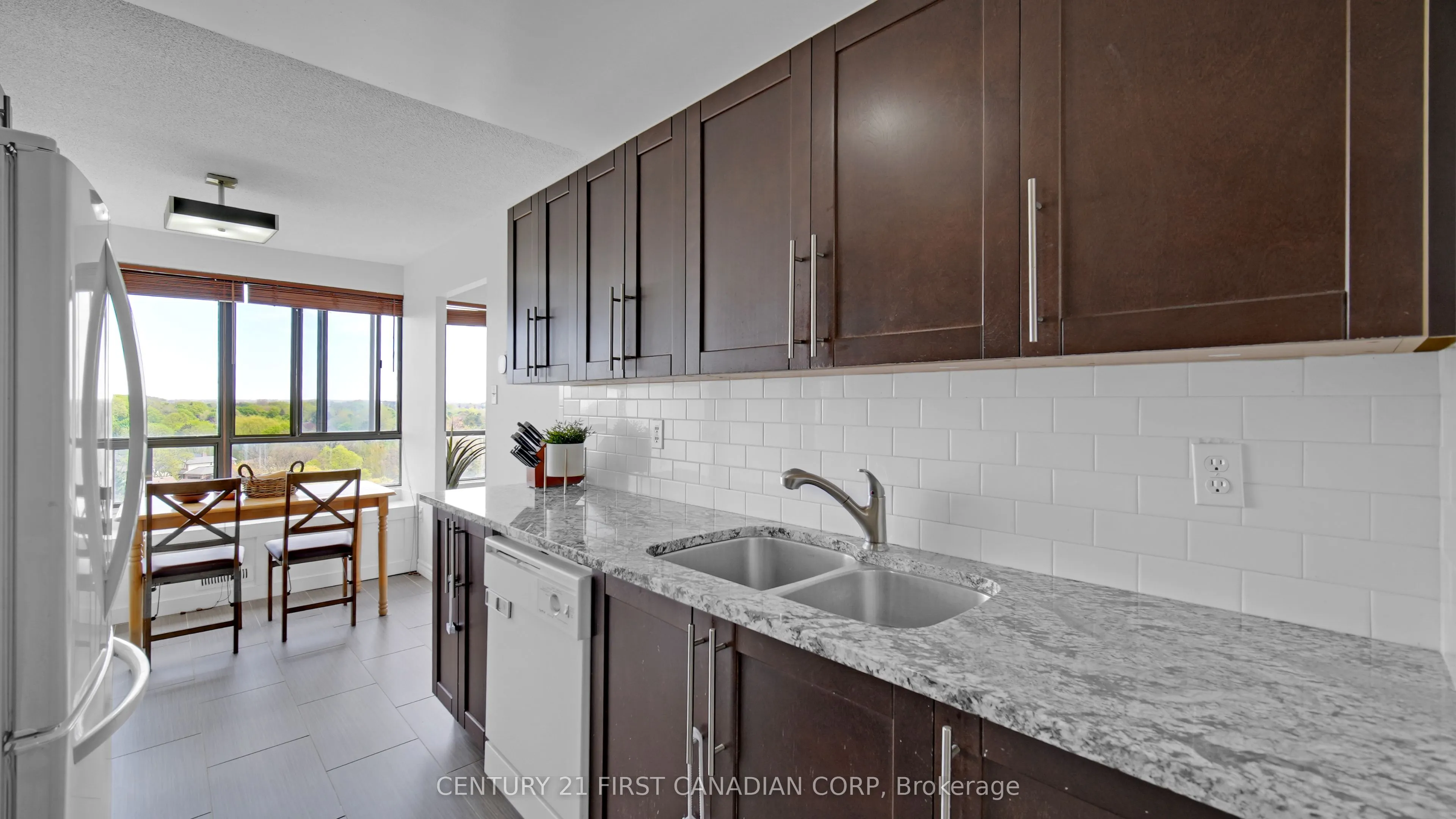 811-1600 Adelaide Street, #811