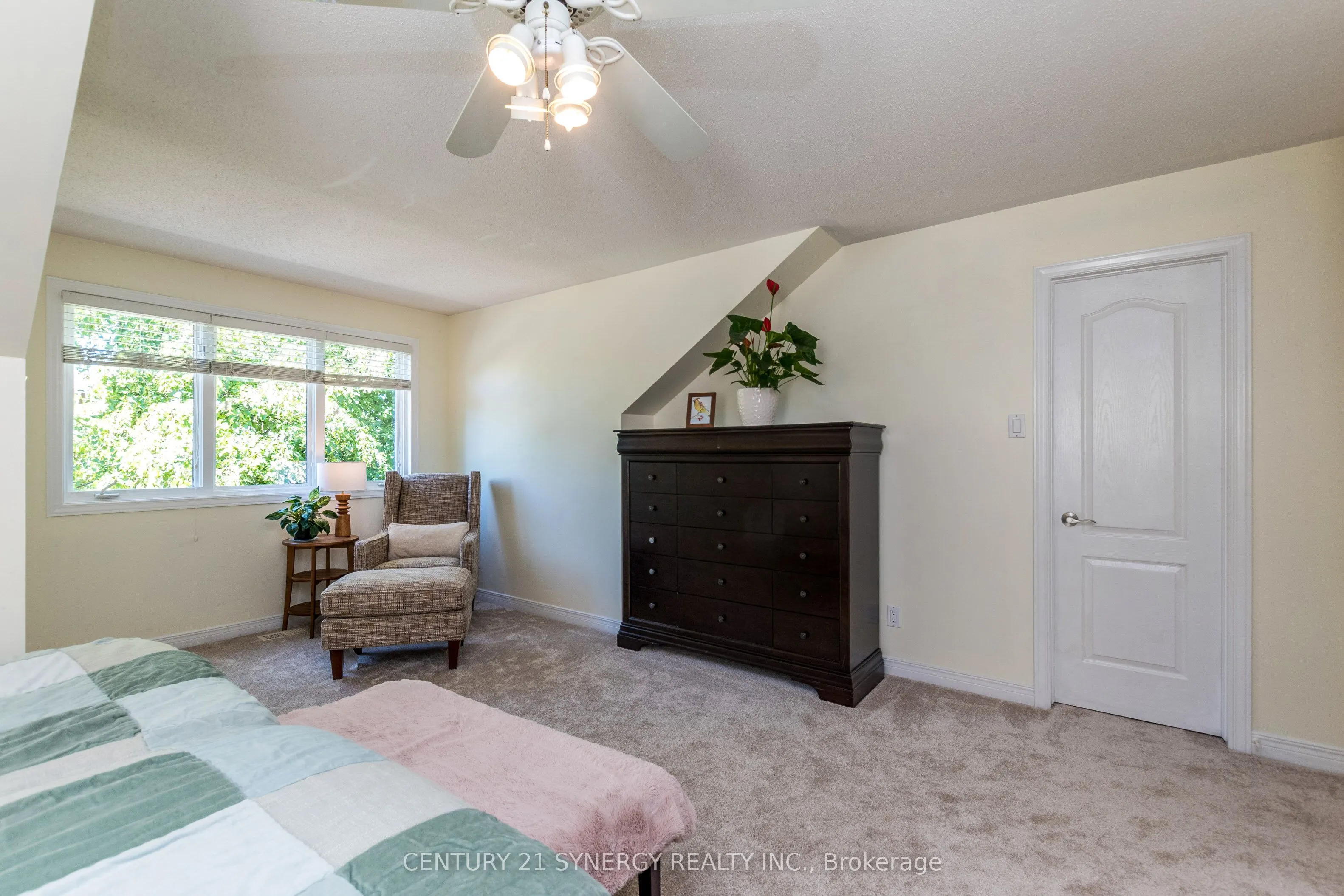 249 Markland Crescent E