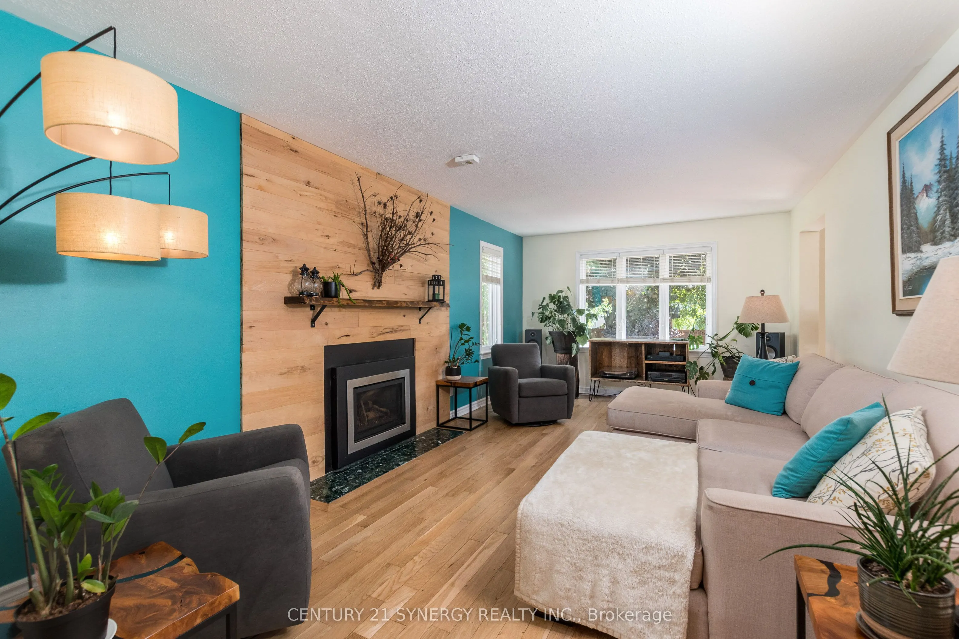 249 Markland Crescent E