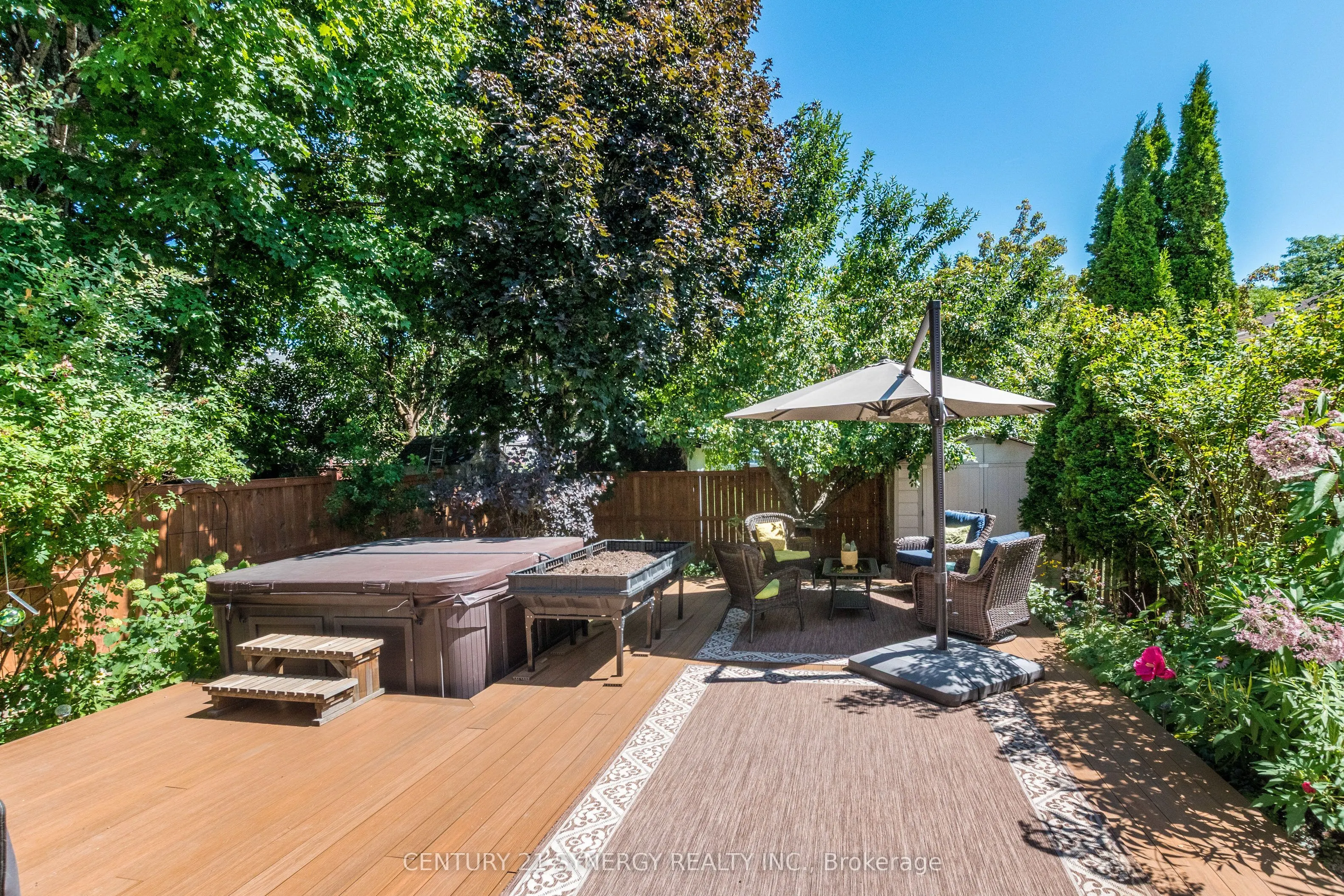 249 Markland Crescent E