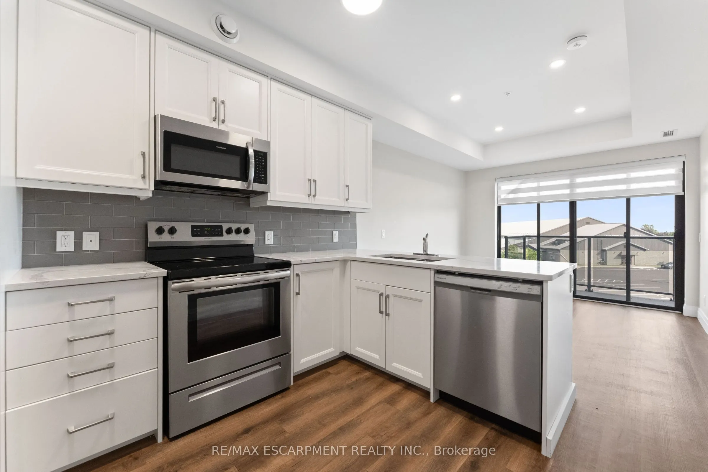 64 MAIN Street N, #303