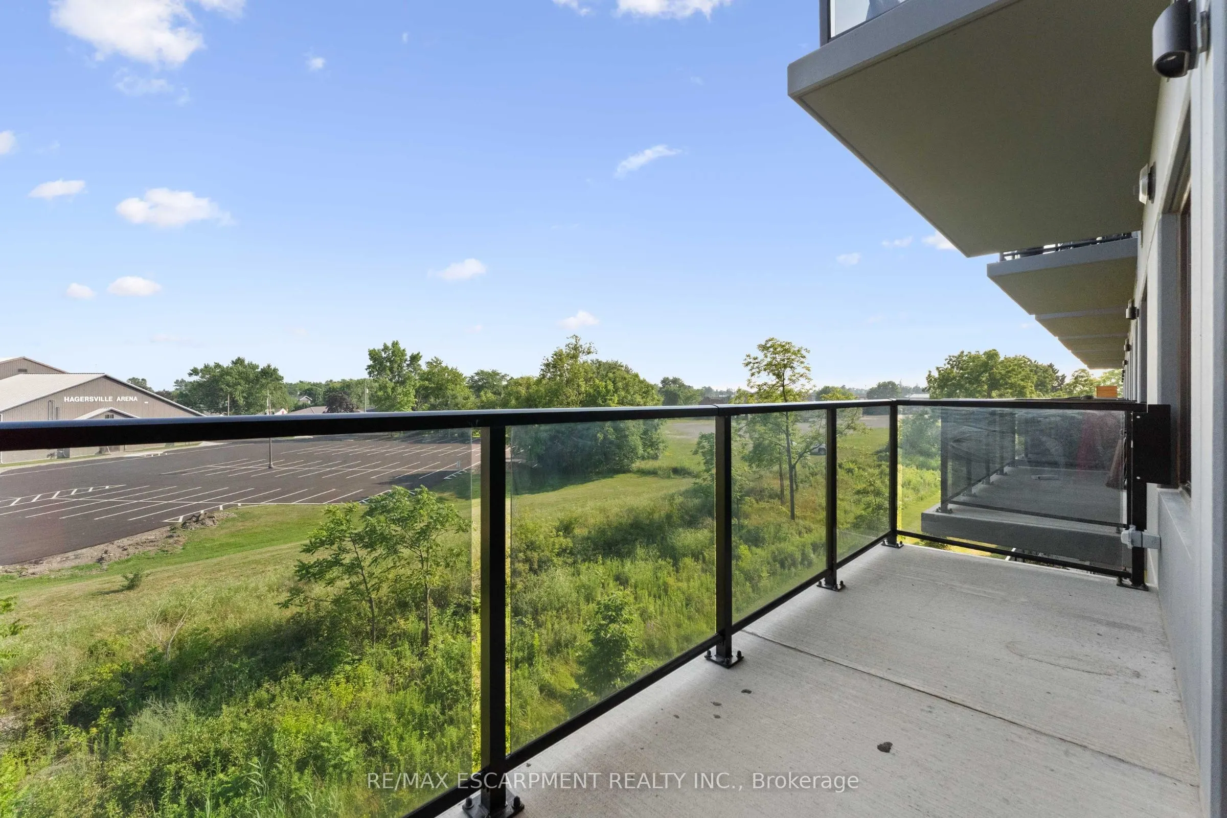 64 MAIN Street N, #303