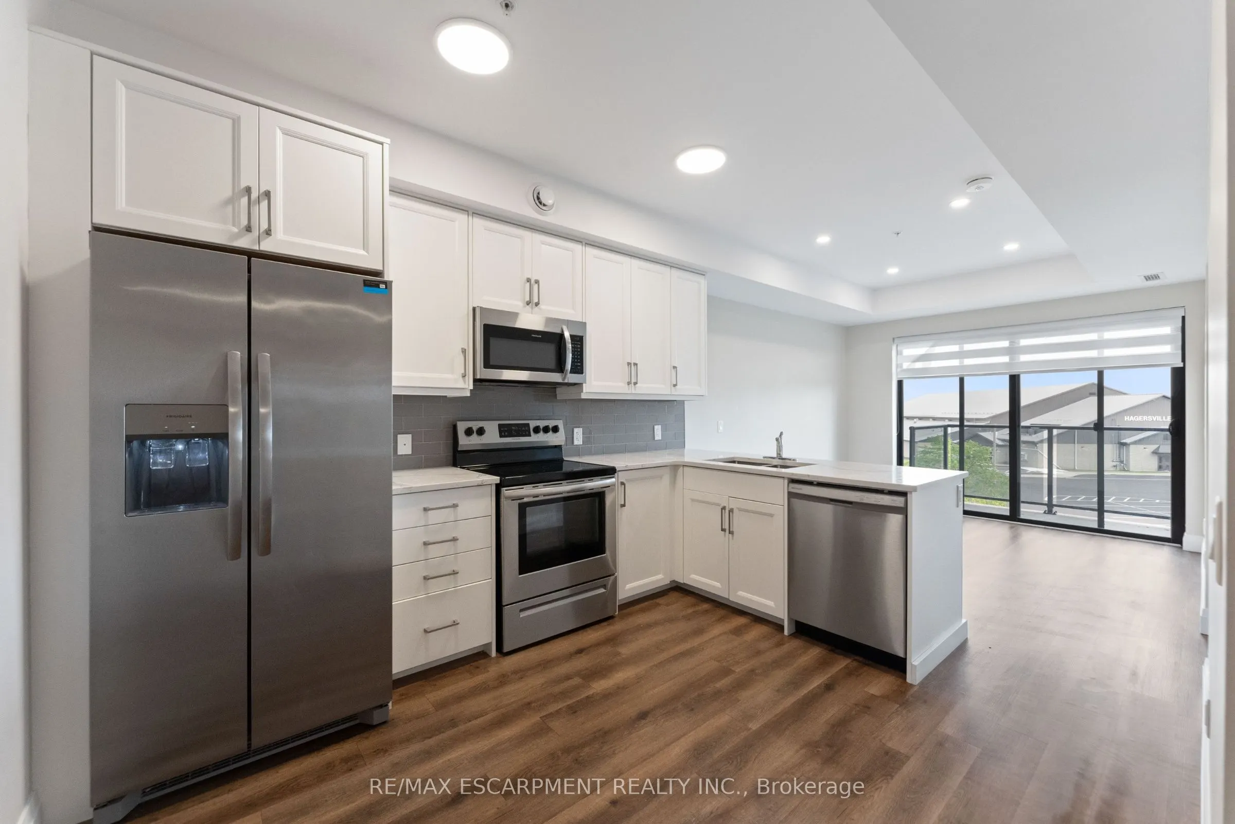 64 MAIN Street N, #303