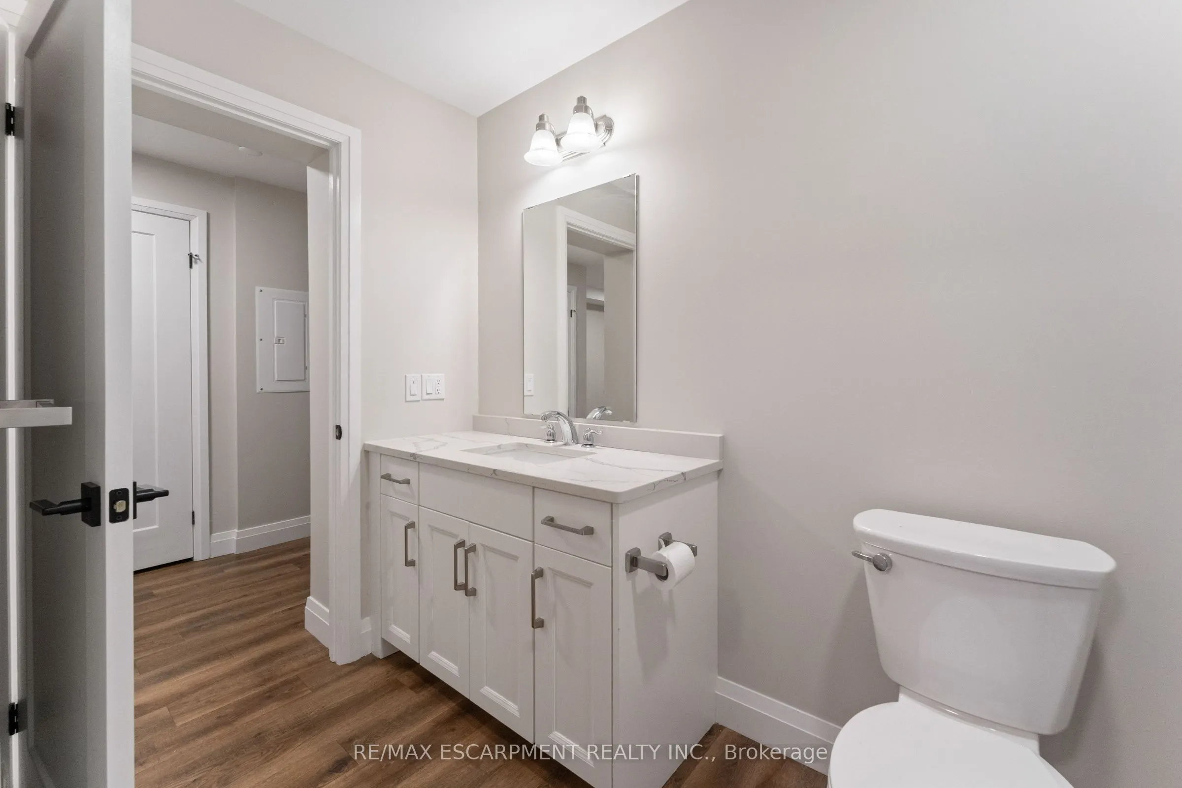 64 MAIN Street N, #303