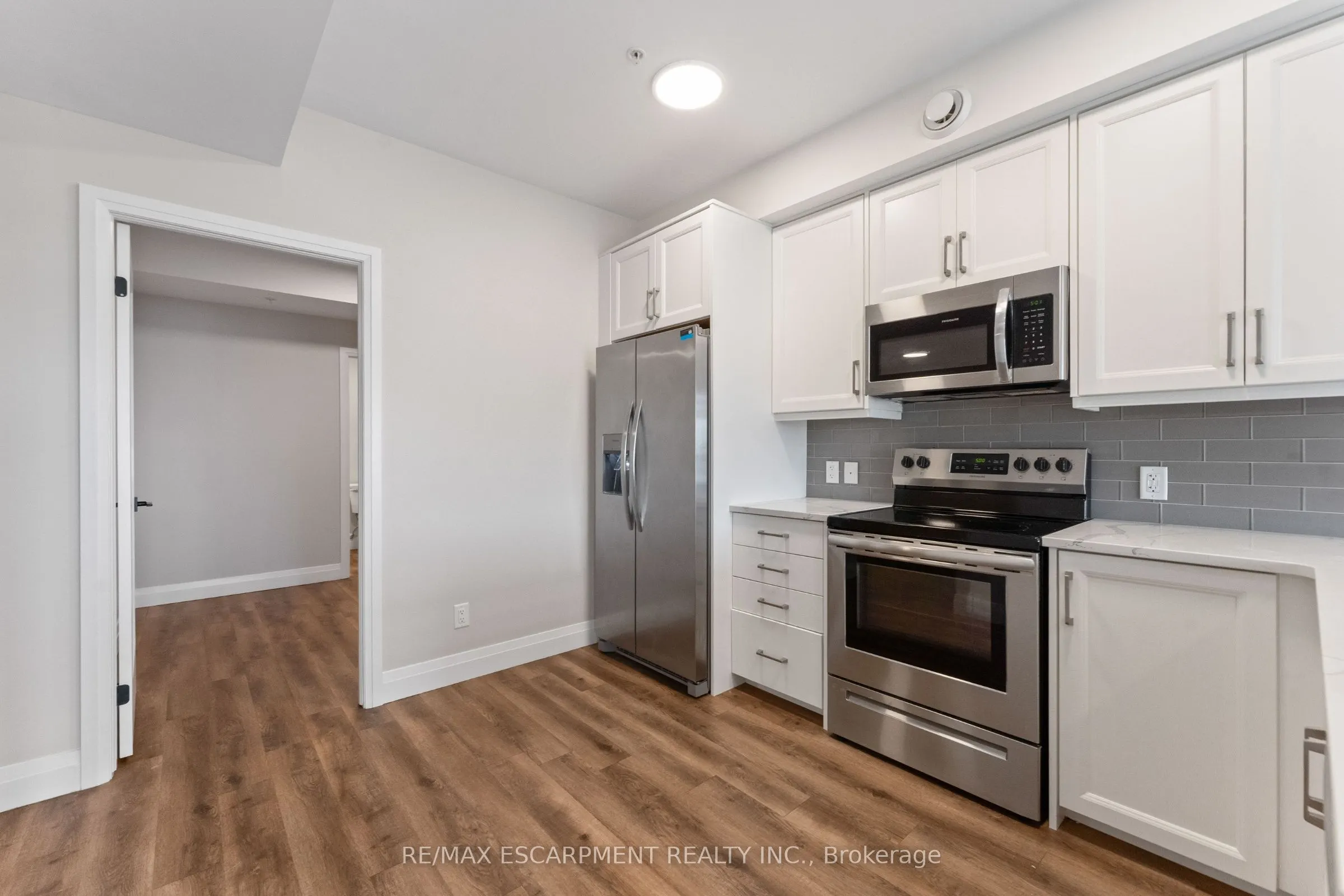 64 MAIN Street N, #303