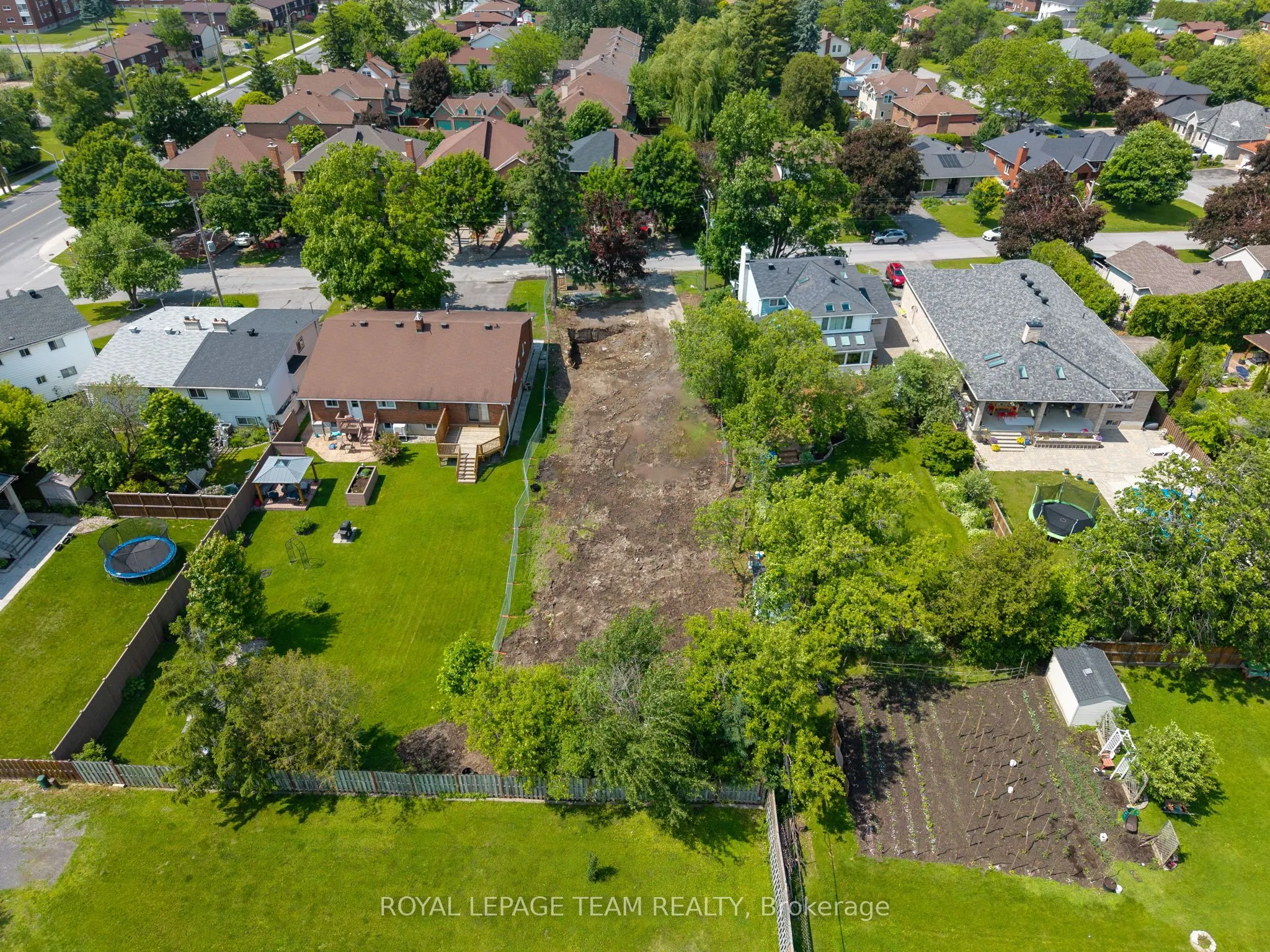 1092 Normandy Crescent