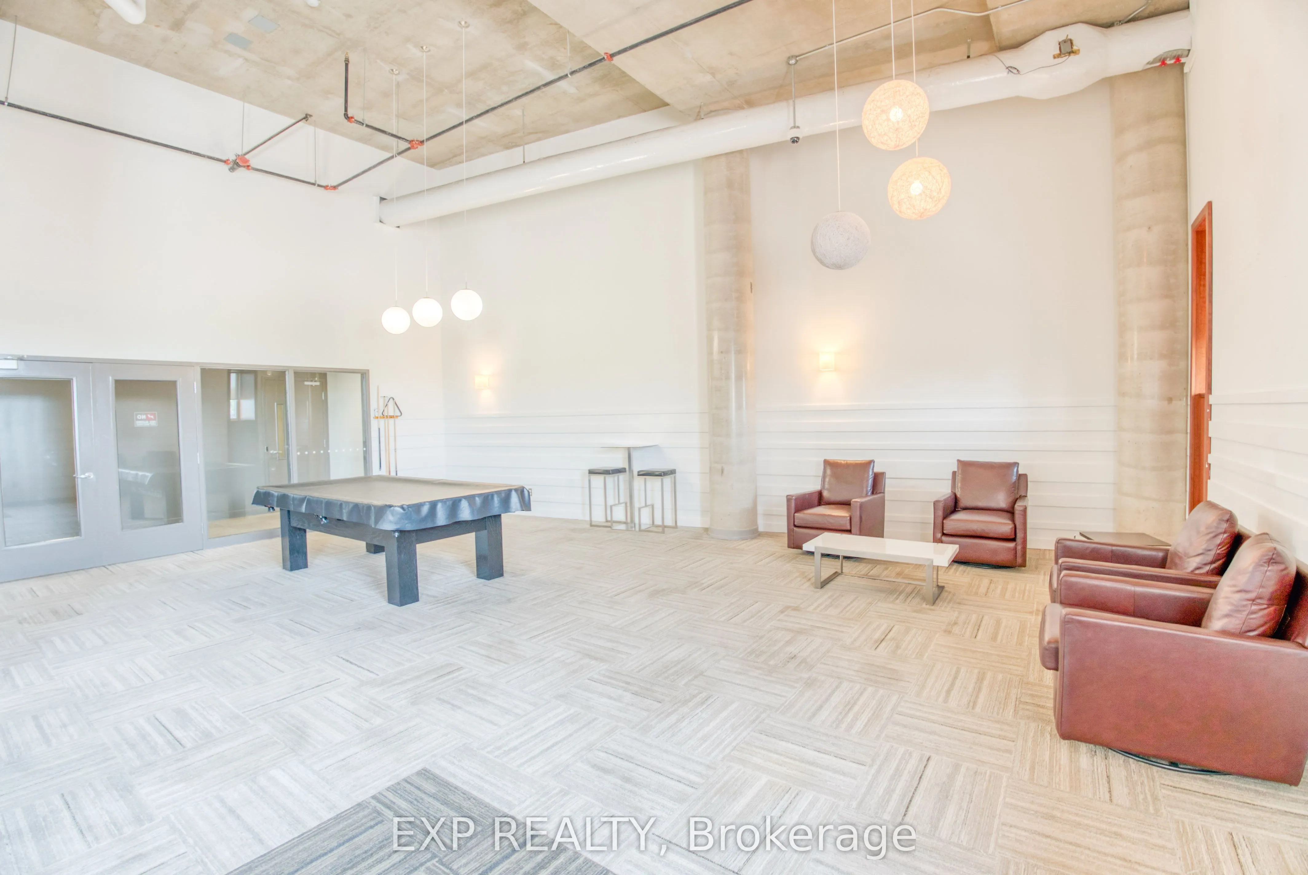 354 Gladstone Avenue, #321