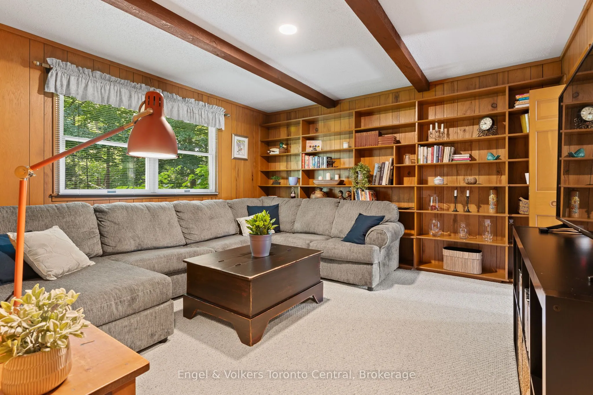 435 4TH Avenue W
