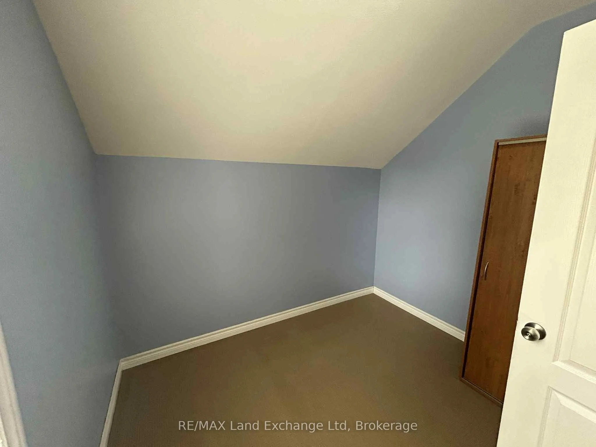 59 Albert Street E