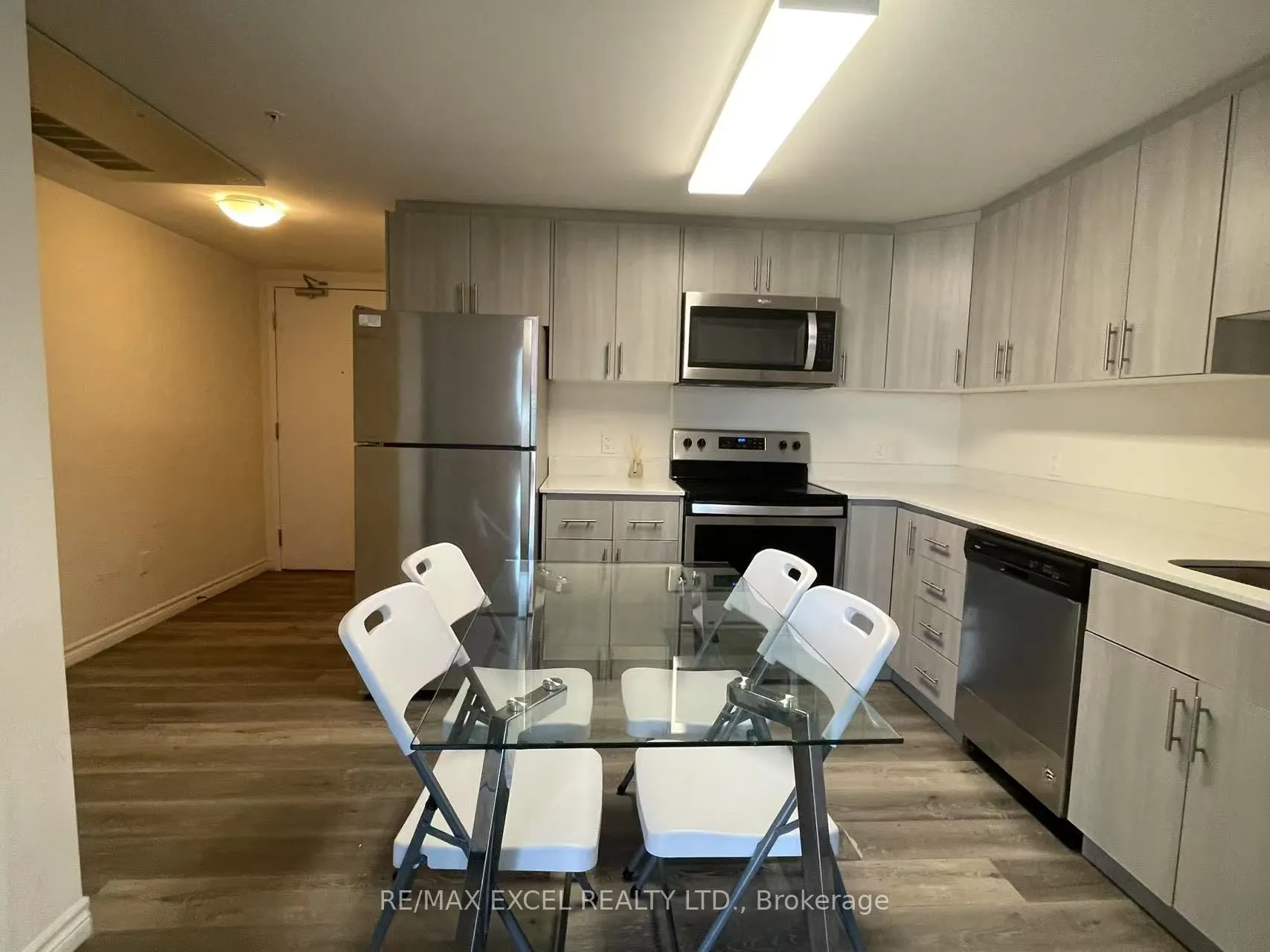 246 Lester Street, #709