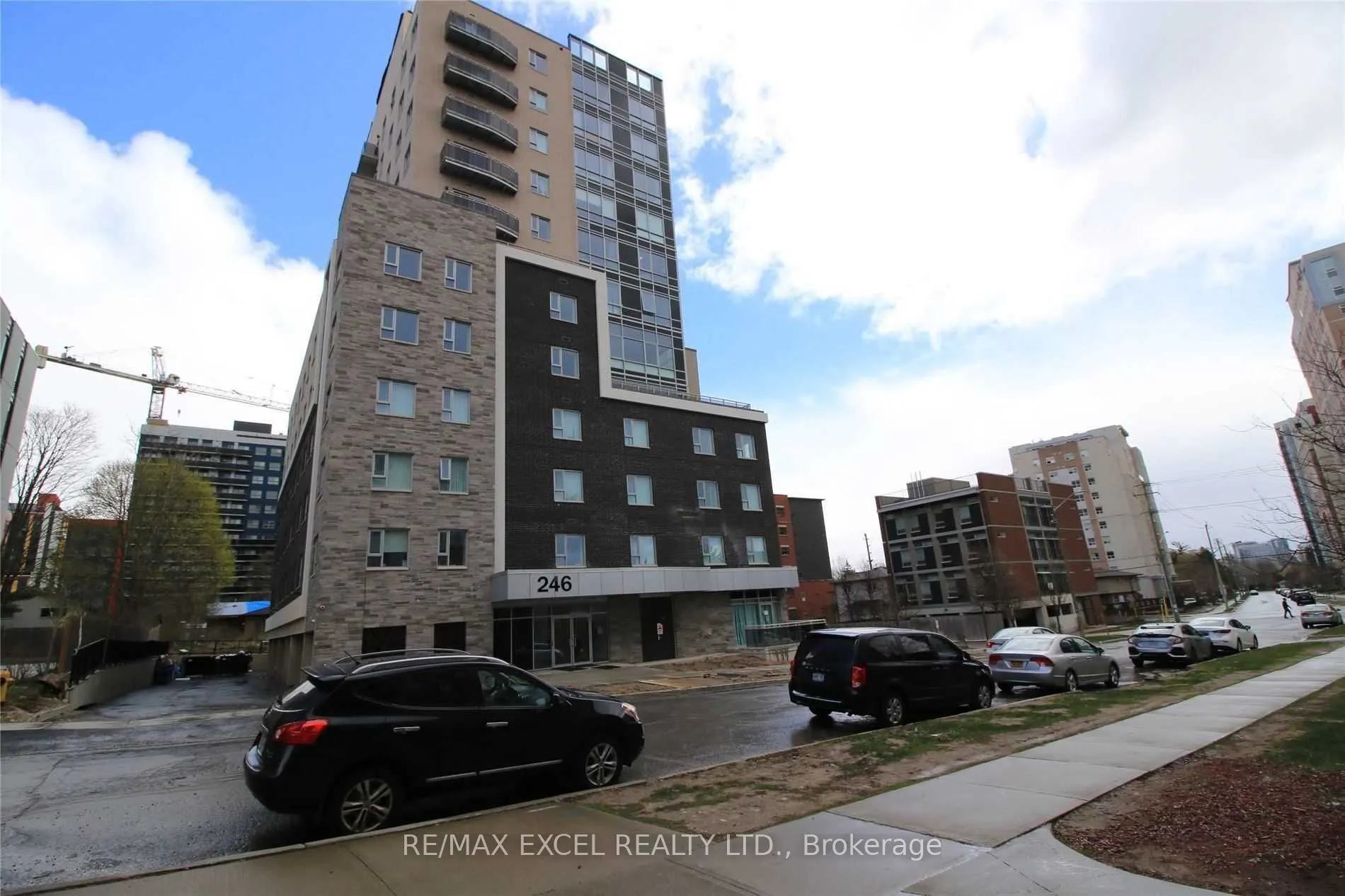 246 Lester Street, #709