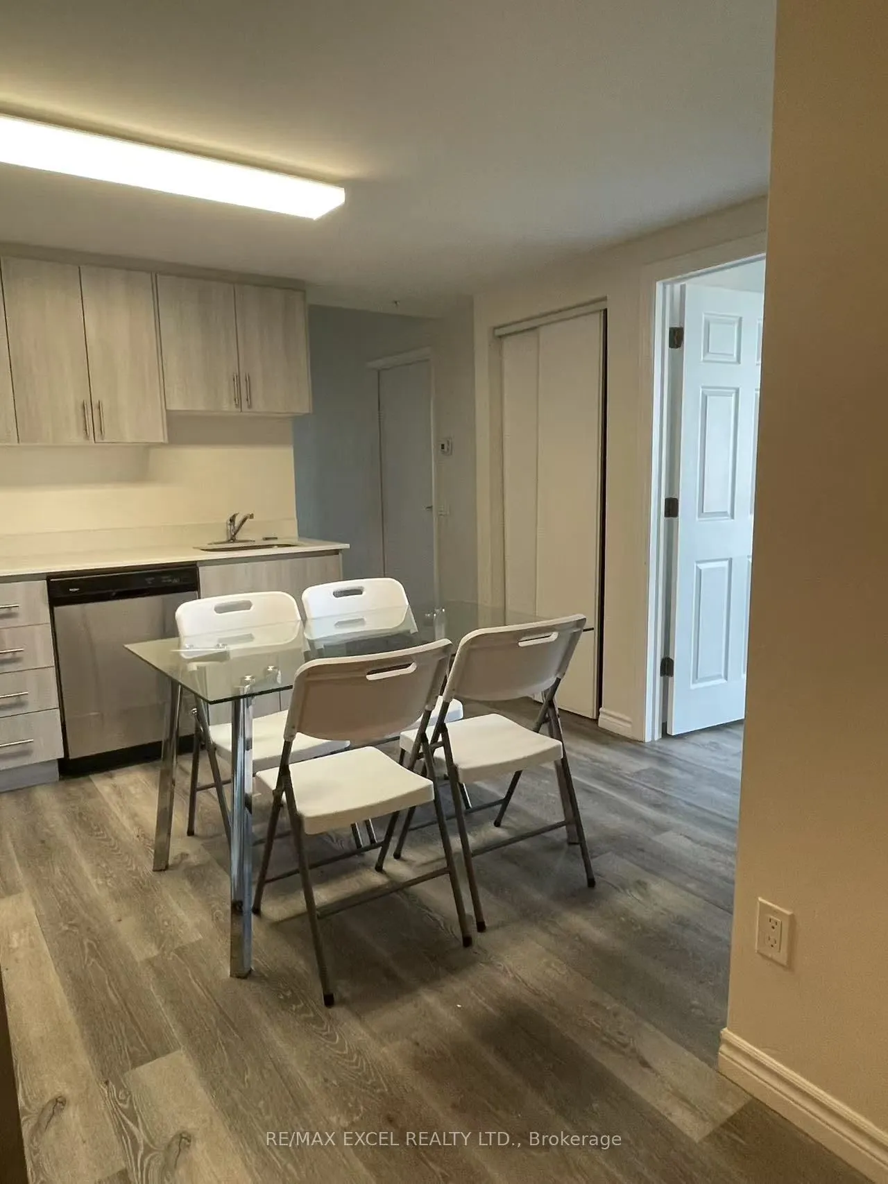 246 Lester Street, #709