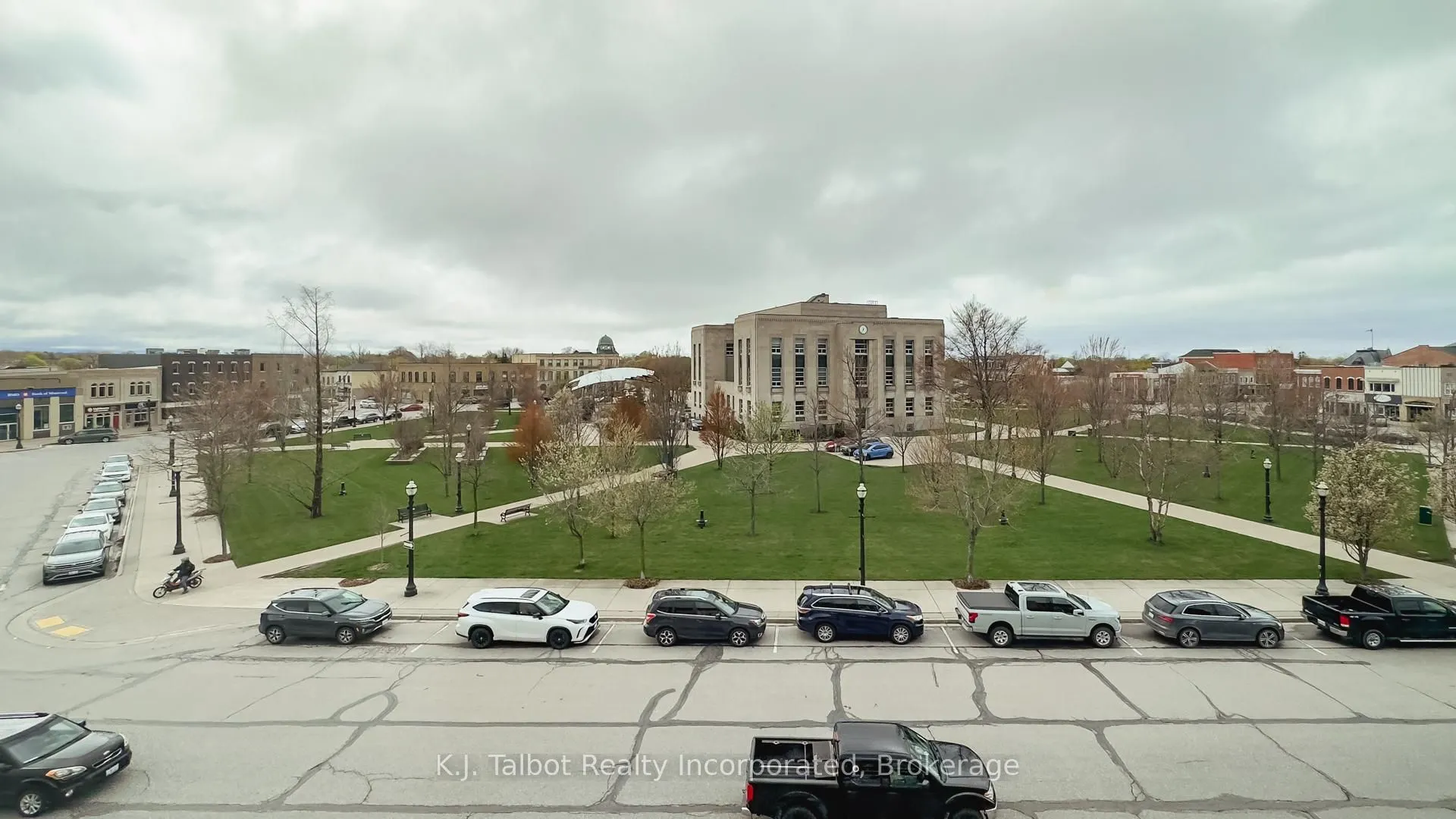 164 Courthouse Square
