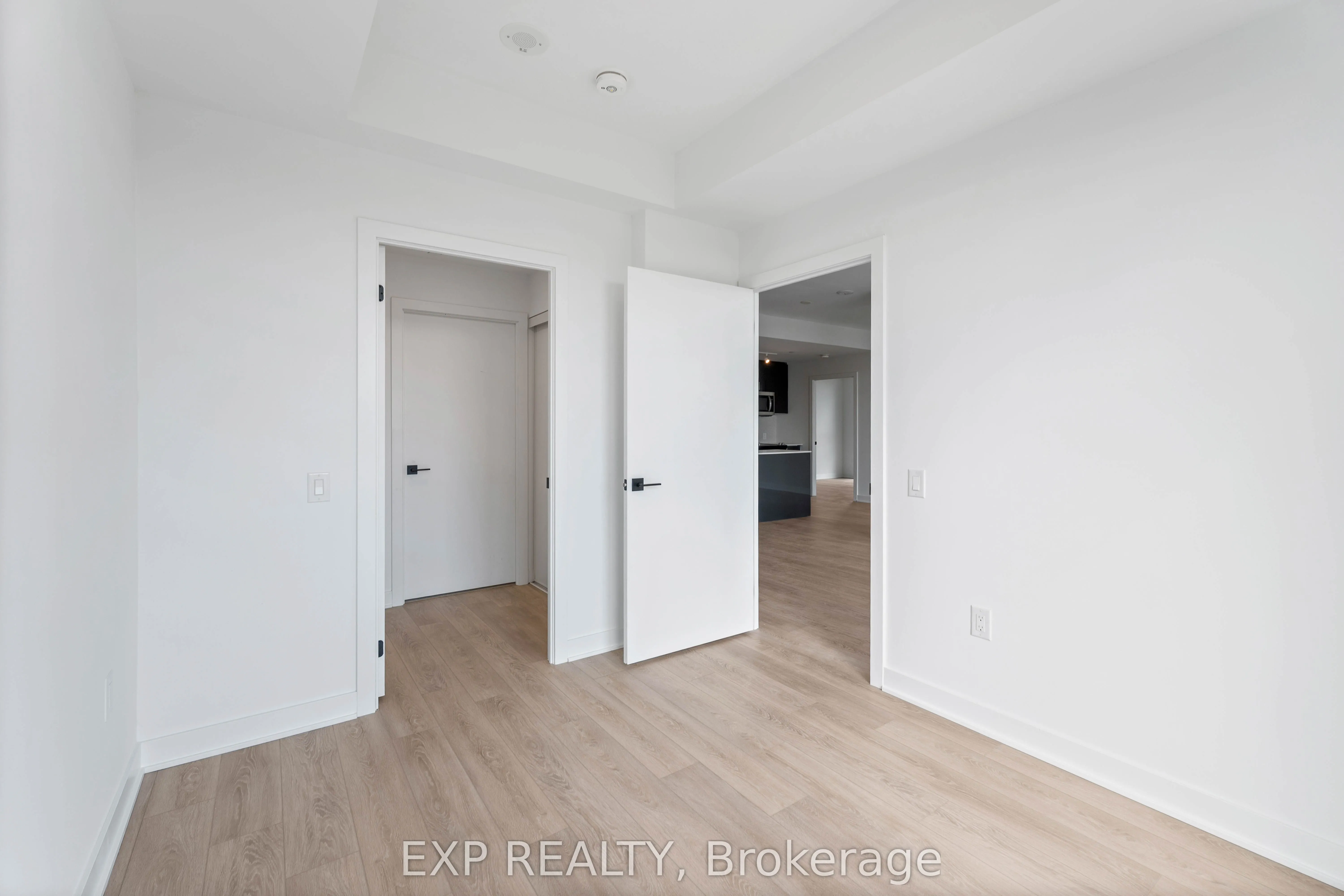 2782 Barton St Street E, #1217