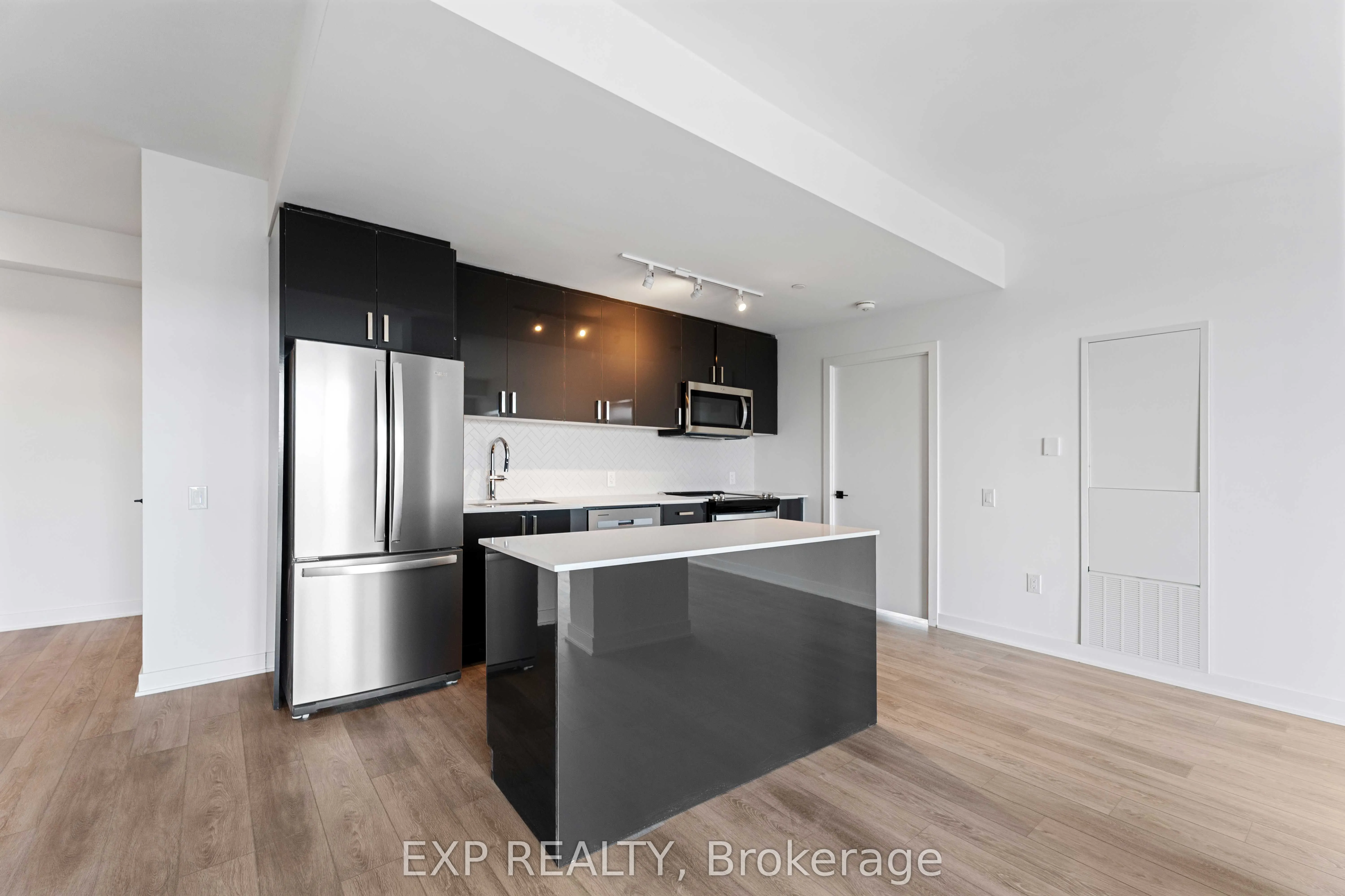 2782 Barton St Street E, #1217