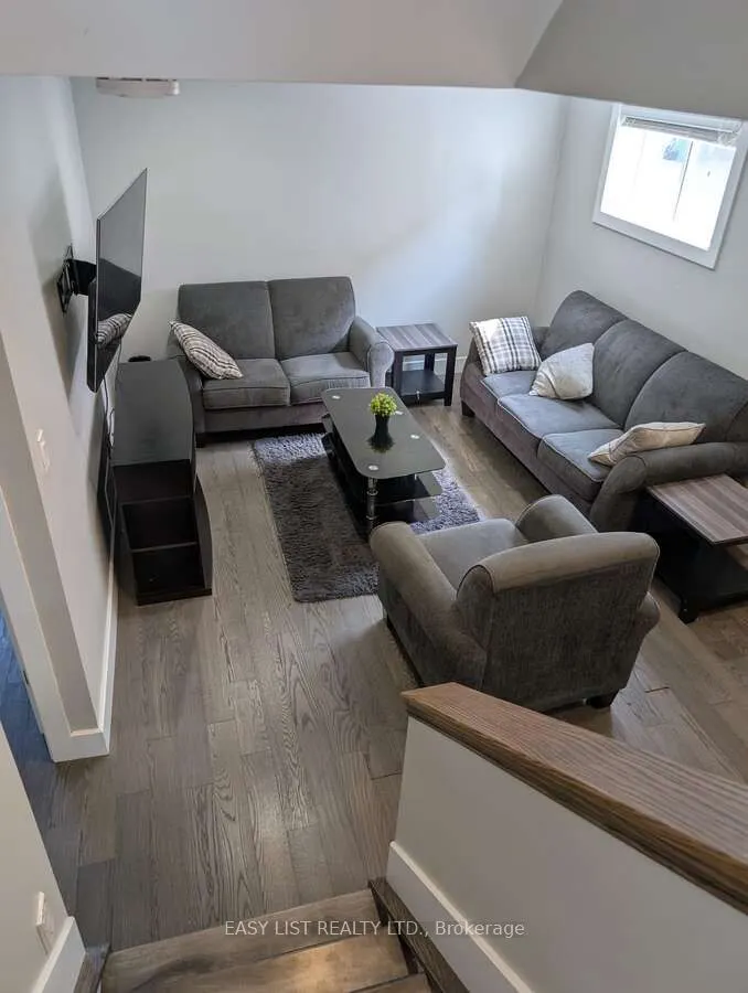 2901 Robillard Crescent