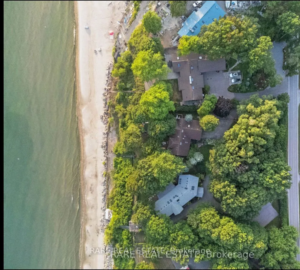 735 Lakeshore Road E