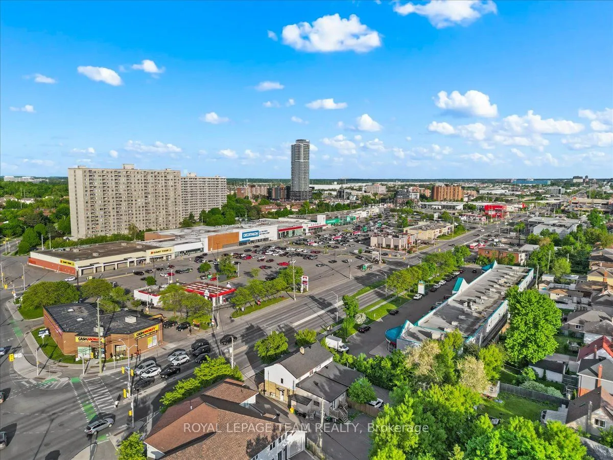 1008 ST. LAURENT Boulevard
