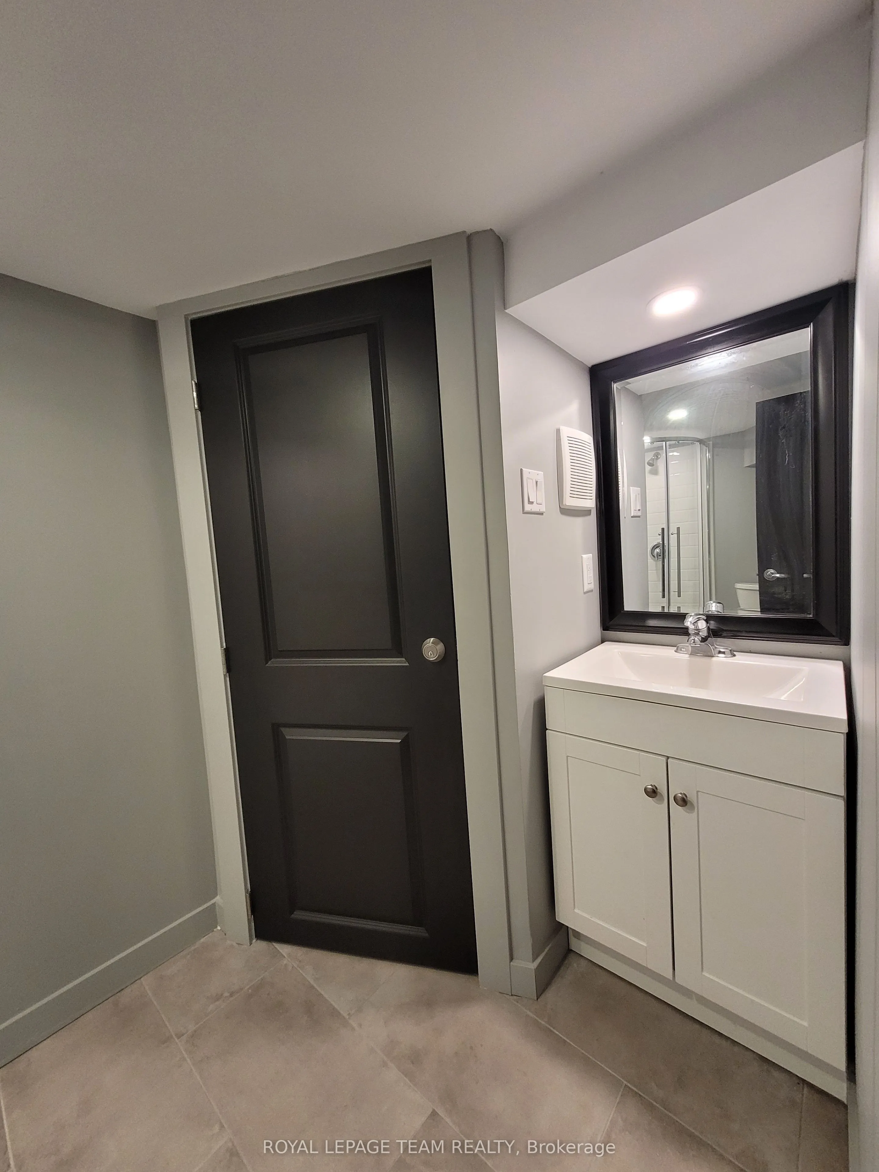 1008 ST. LAURENT Boulevard