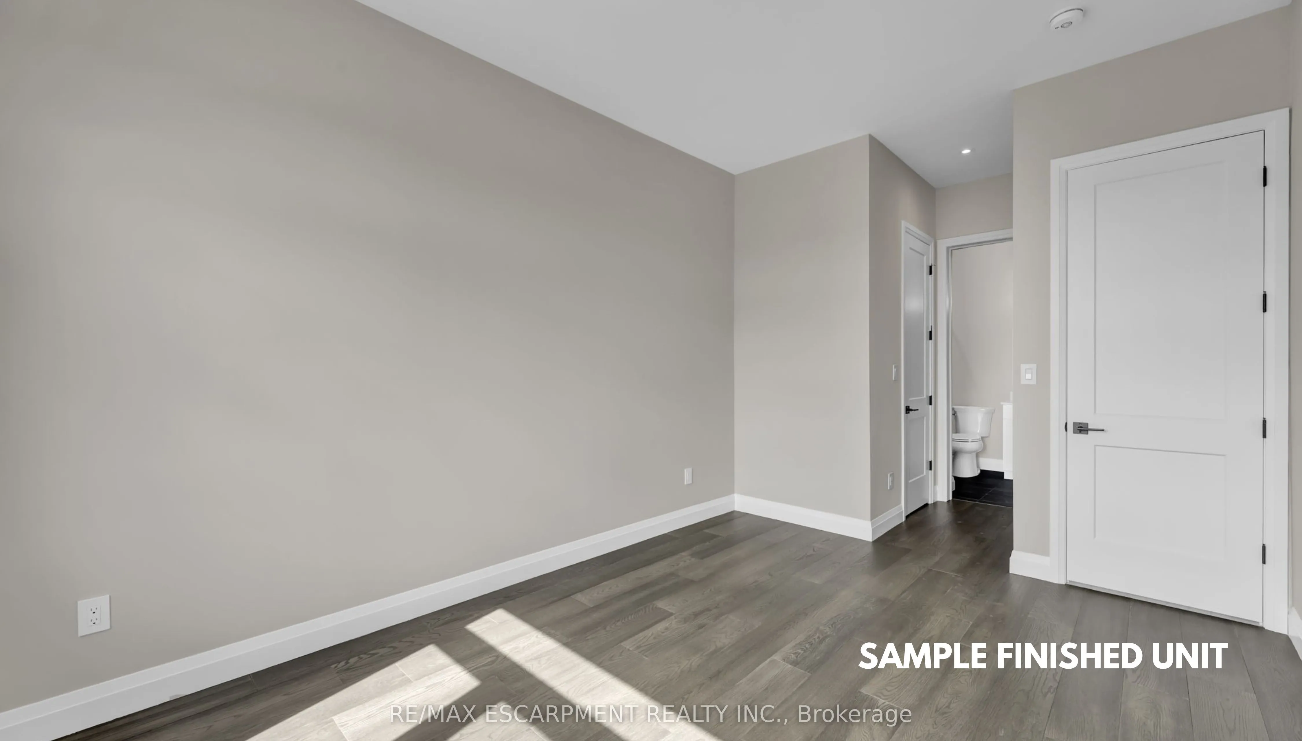 924 Garden Court Crescent