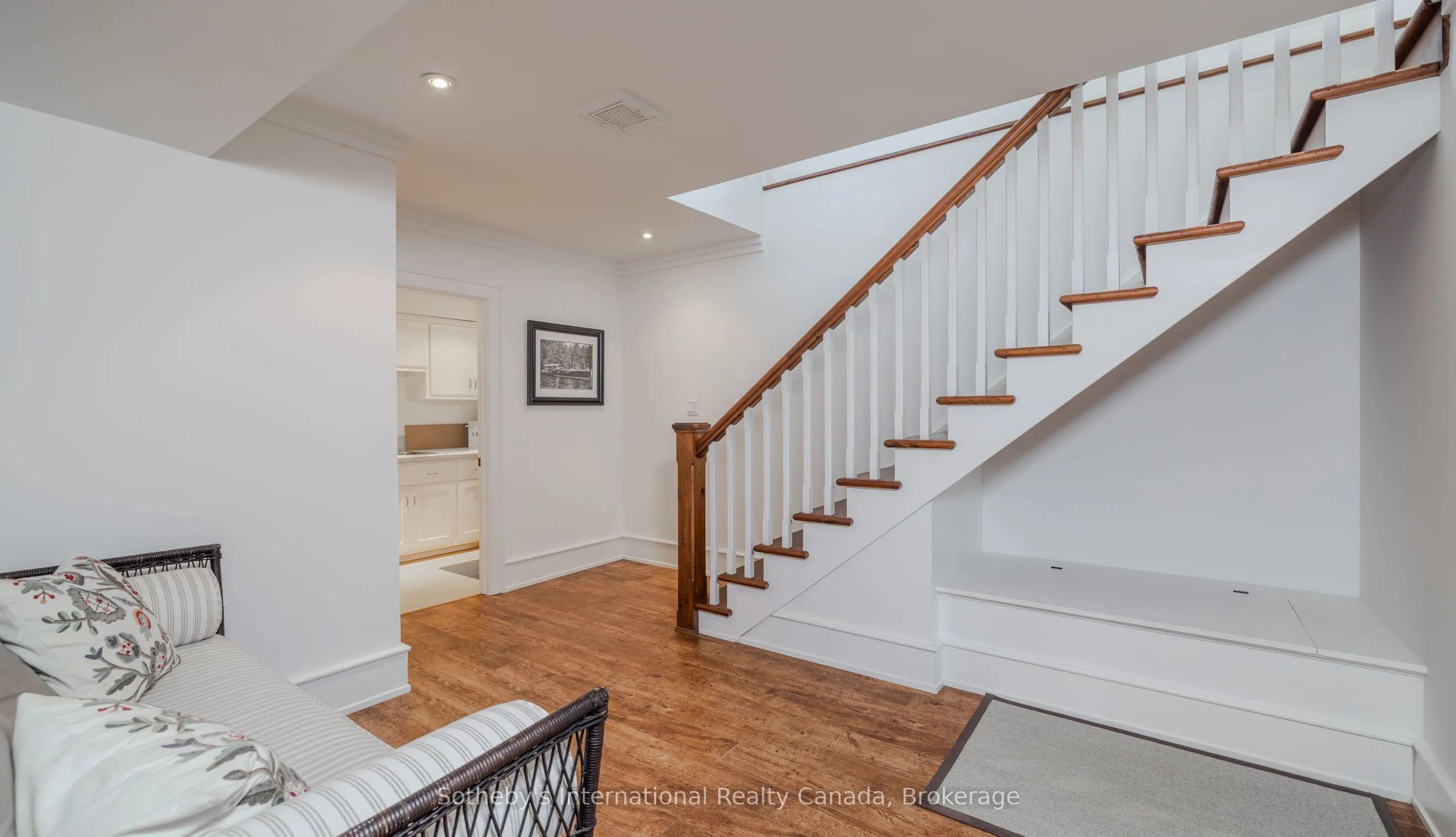 1037 Elgin House Road