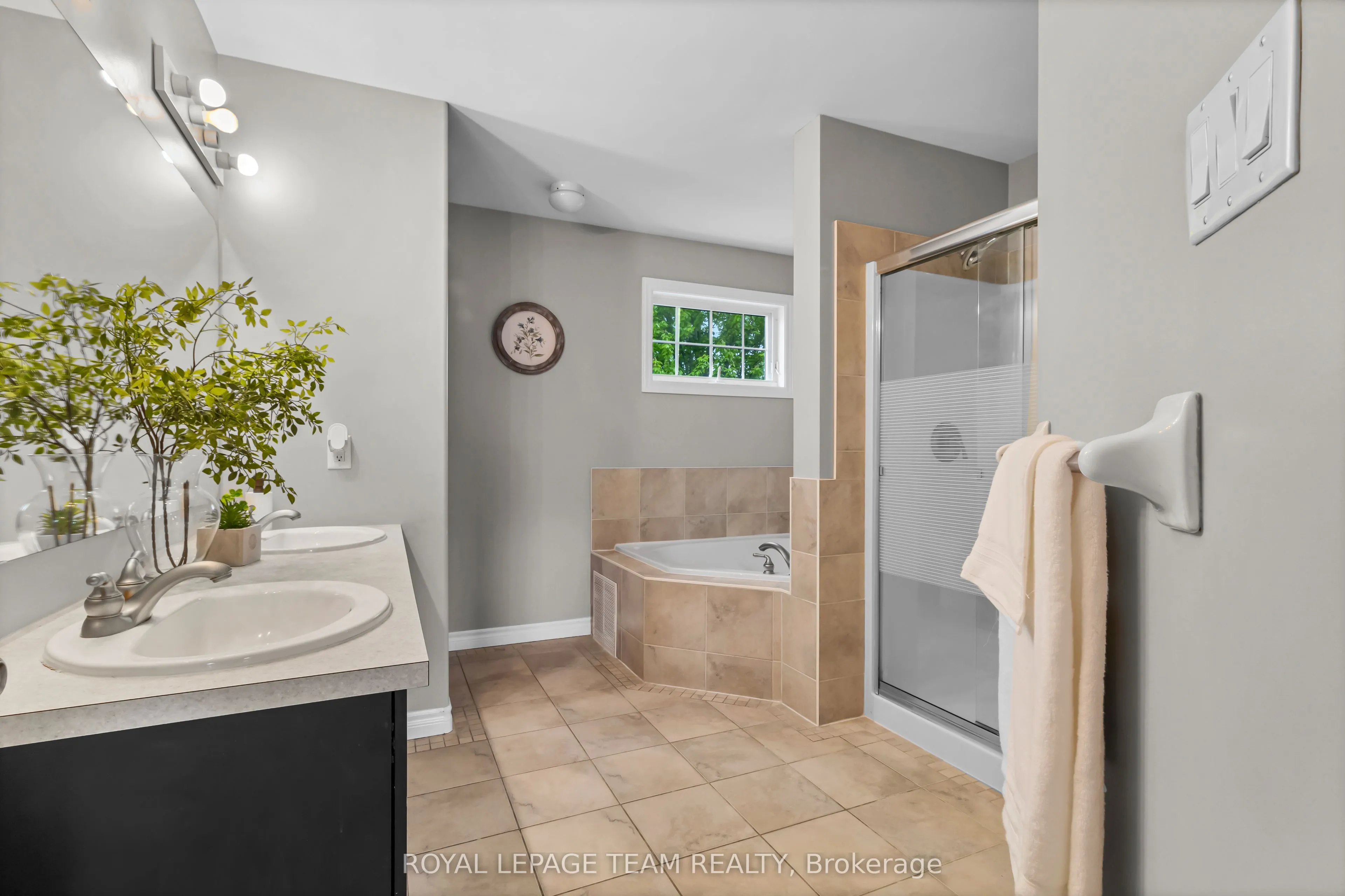 3728 Mountain Meadows Crescent
