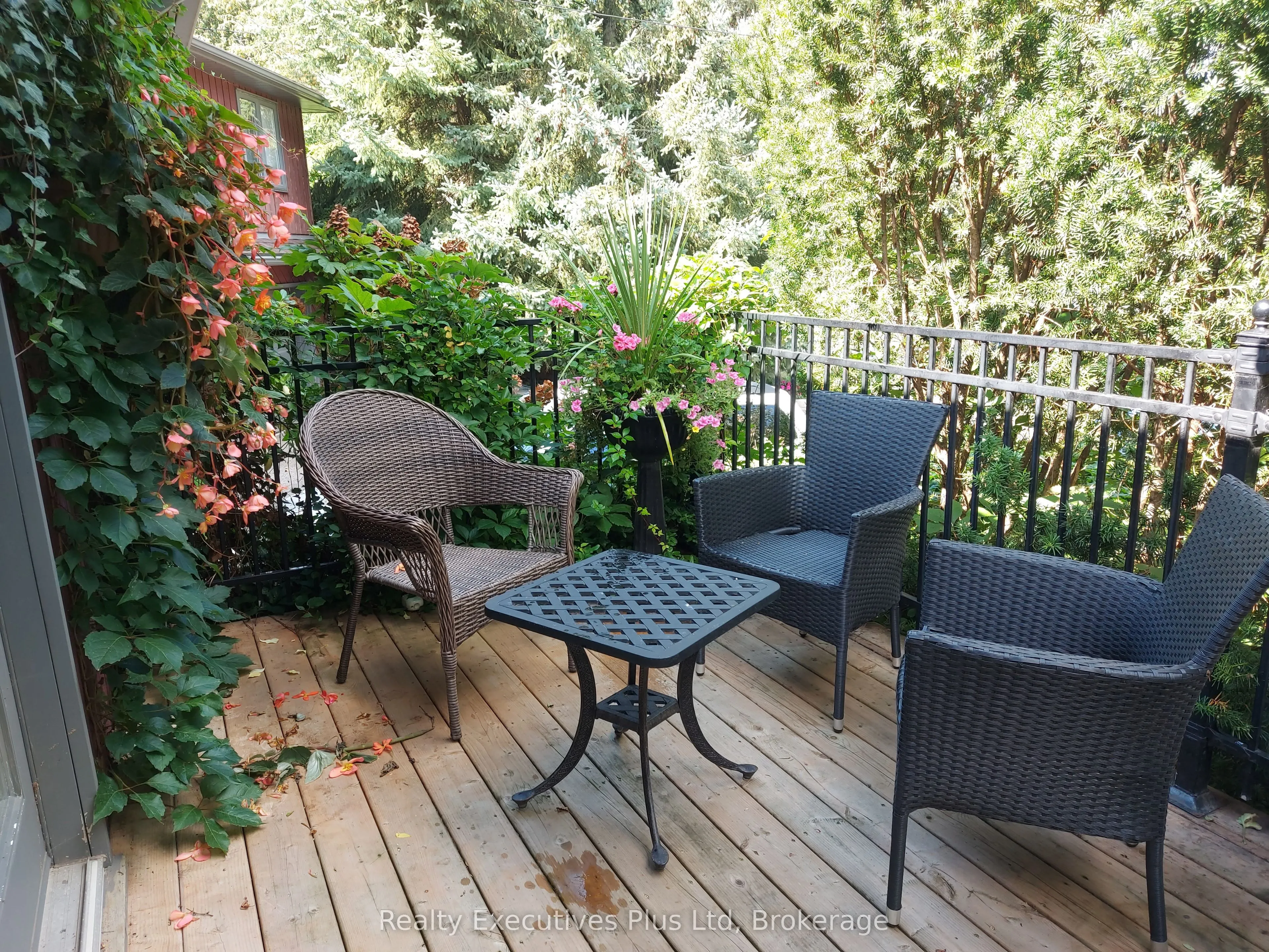 4 Glenhill Place
