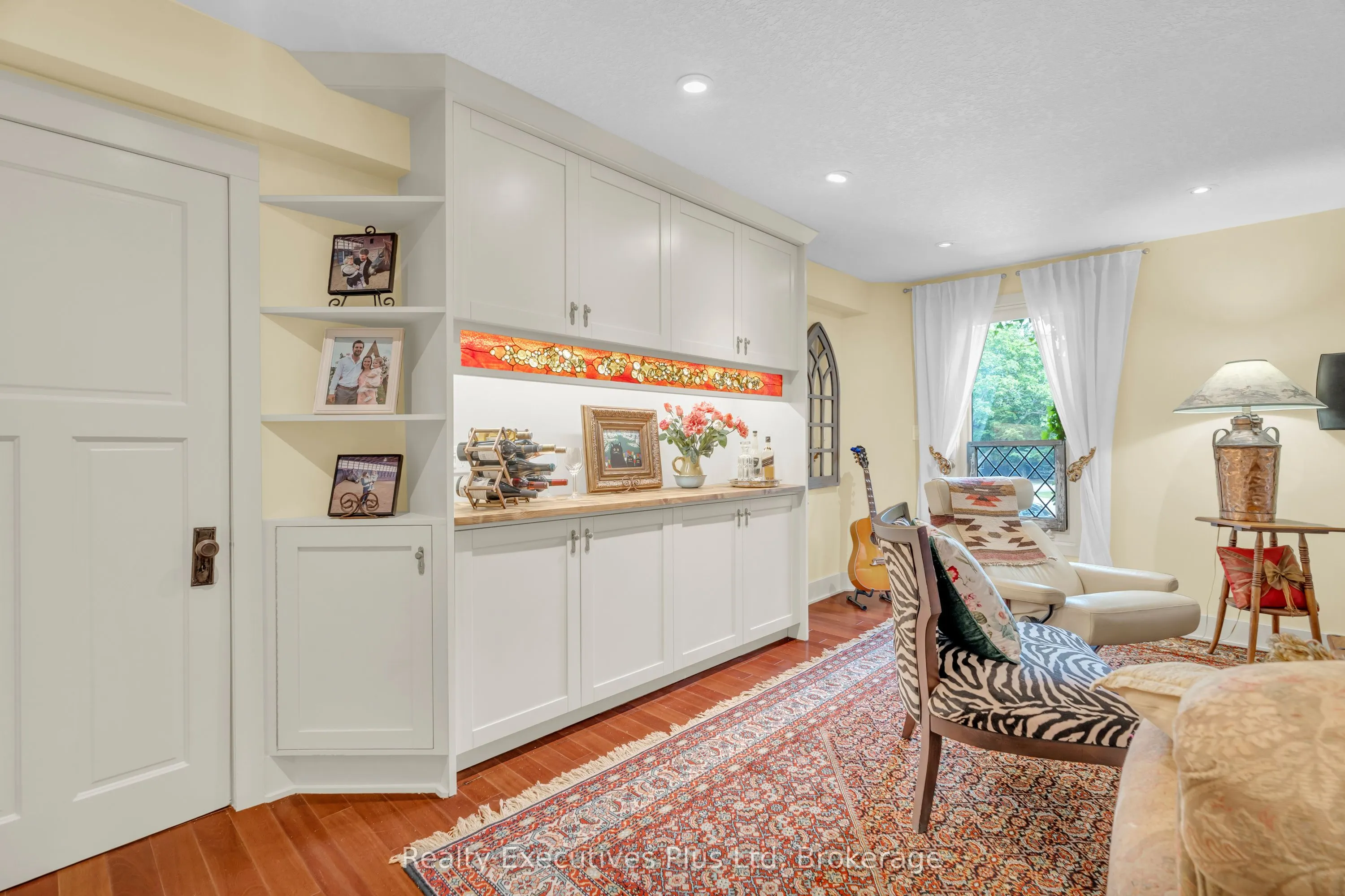 4 Glenhill Place