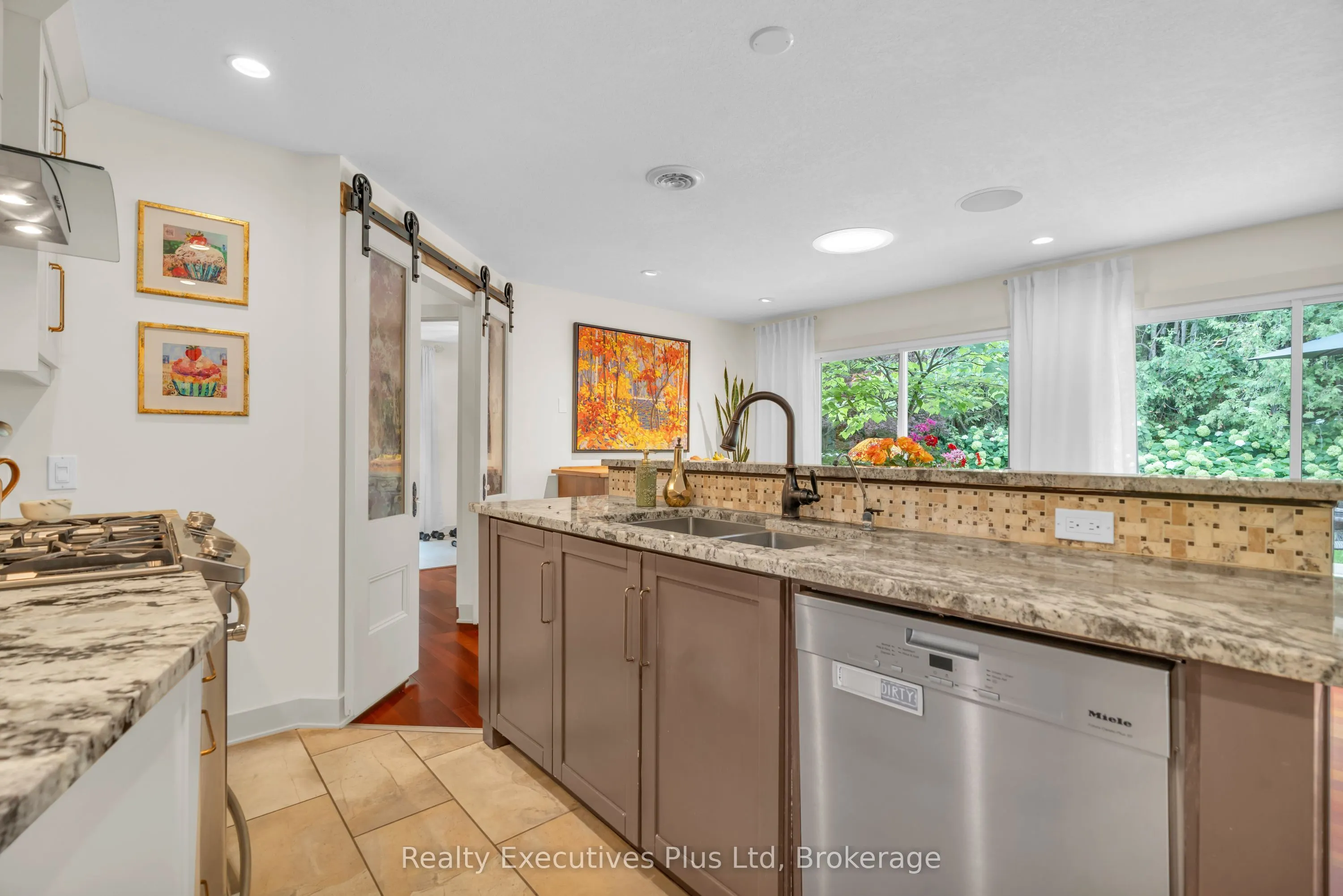 4 Glenhill Place