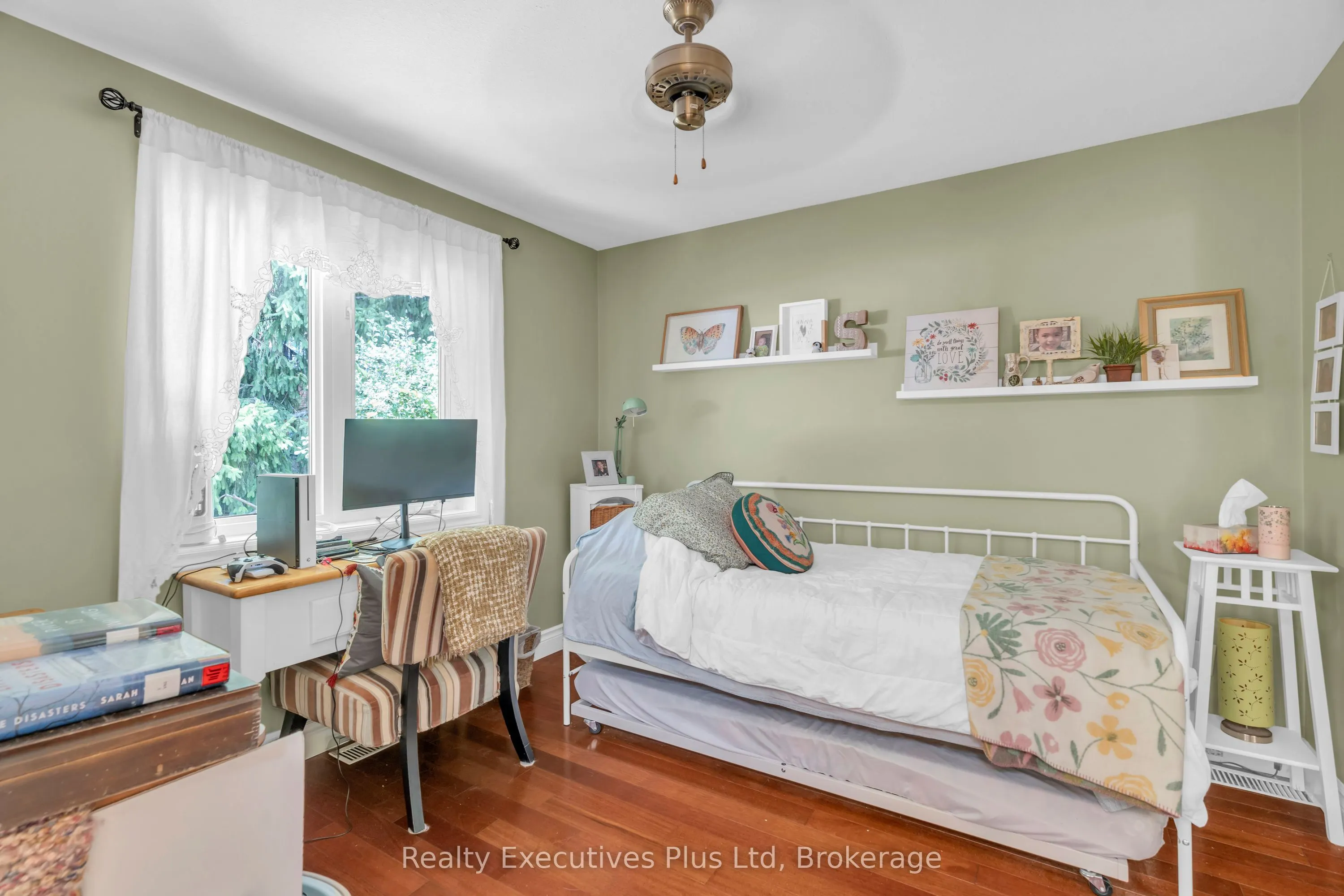 4 Glenhill Place