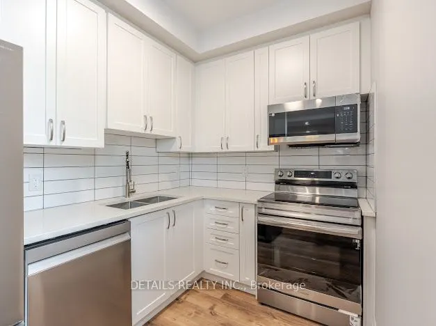 659 Donat Street, #B02