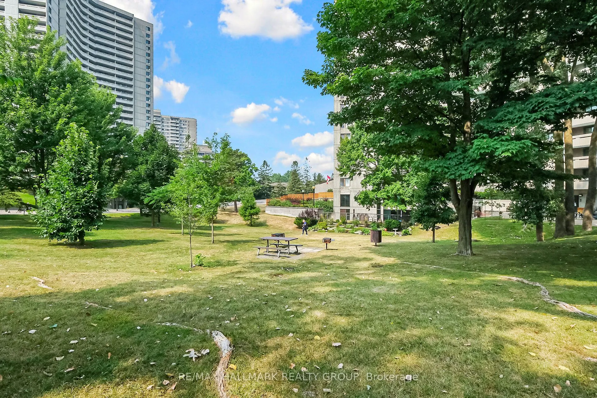1081 Ambleside Drive, #602