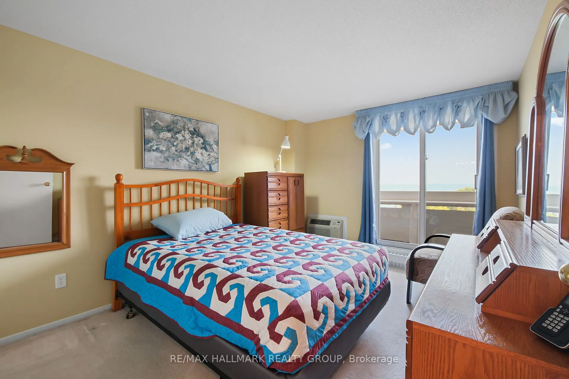 1081 Ambleside Drive, #602