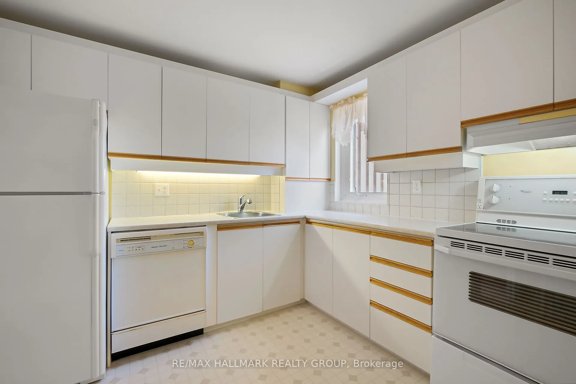 1081 Ambleside Drive, #602