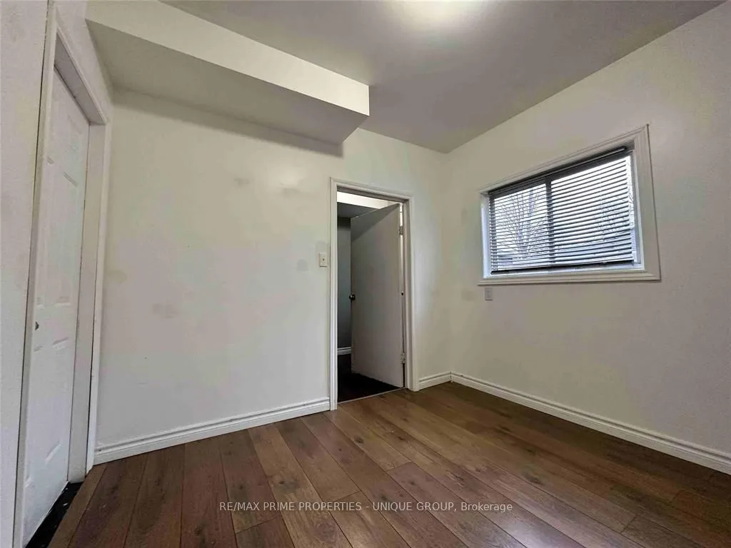 1965 James Street W