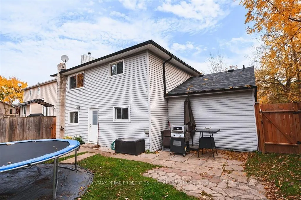 1965 James Street W