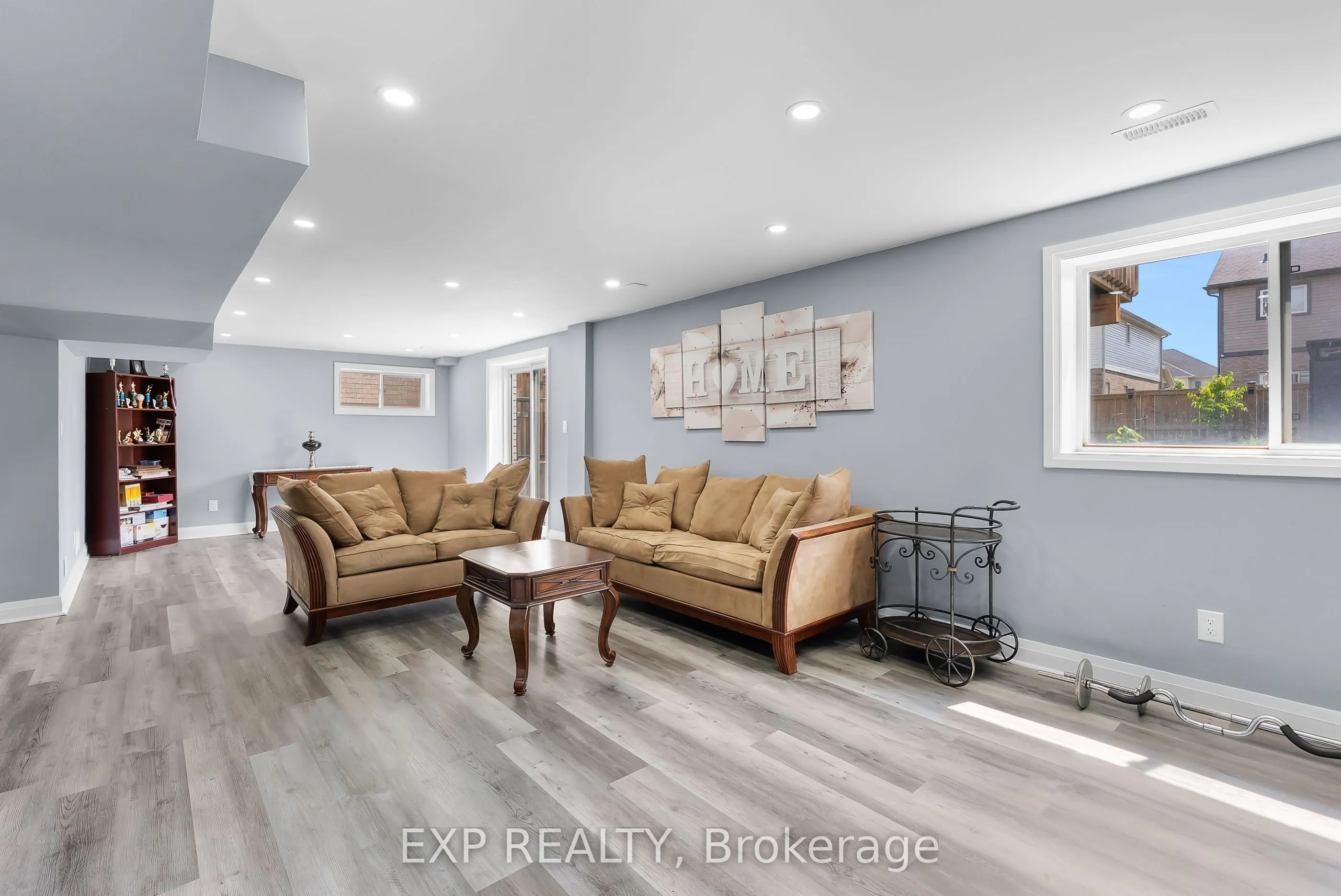 10 Riley Avenue
