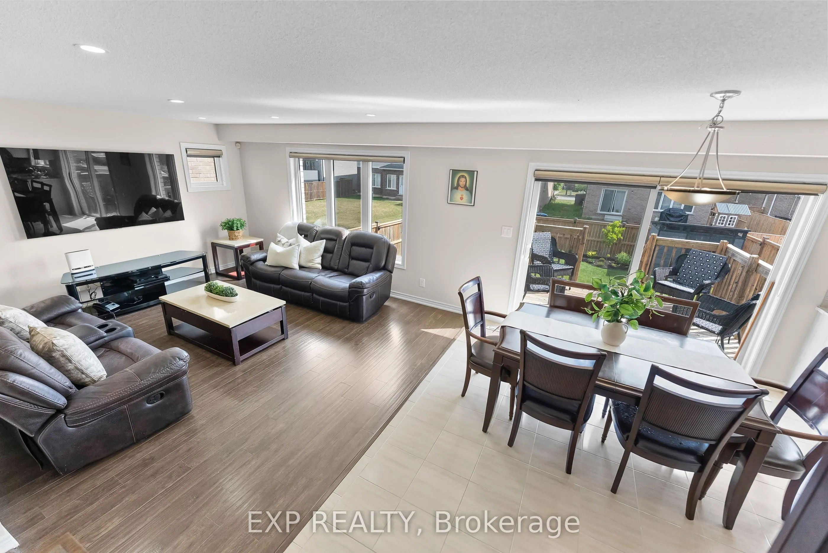 10 Riley Avenue