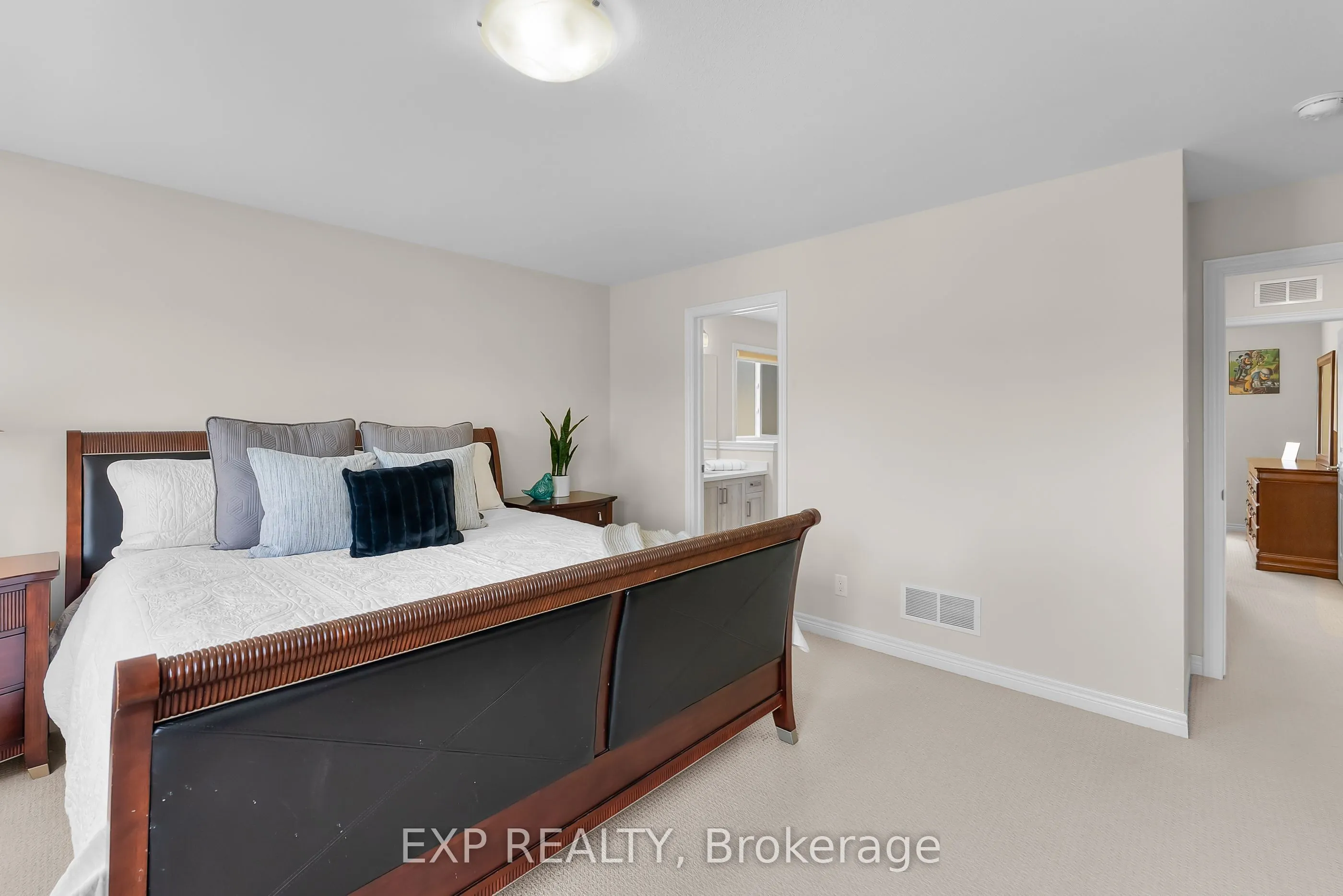10 Riley Avenue