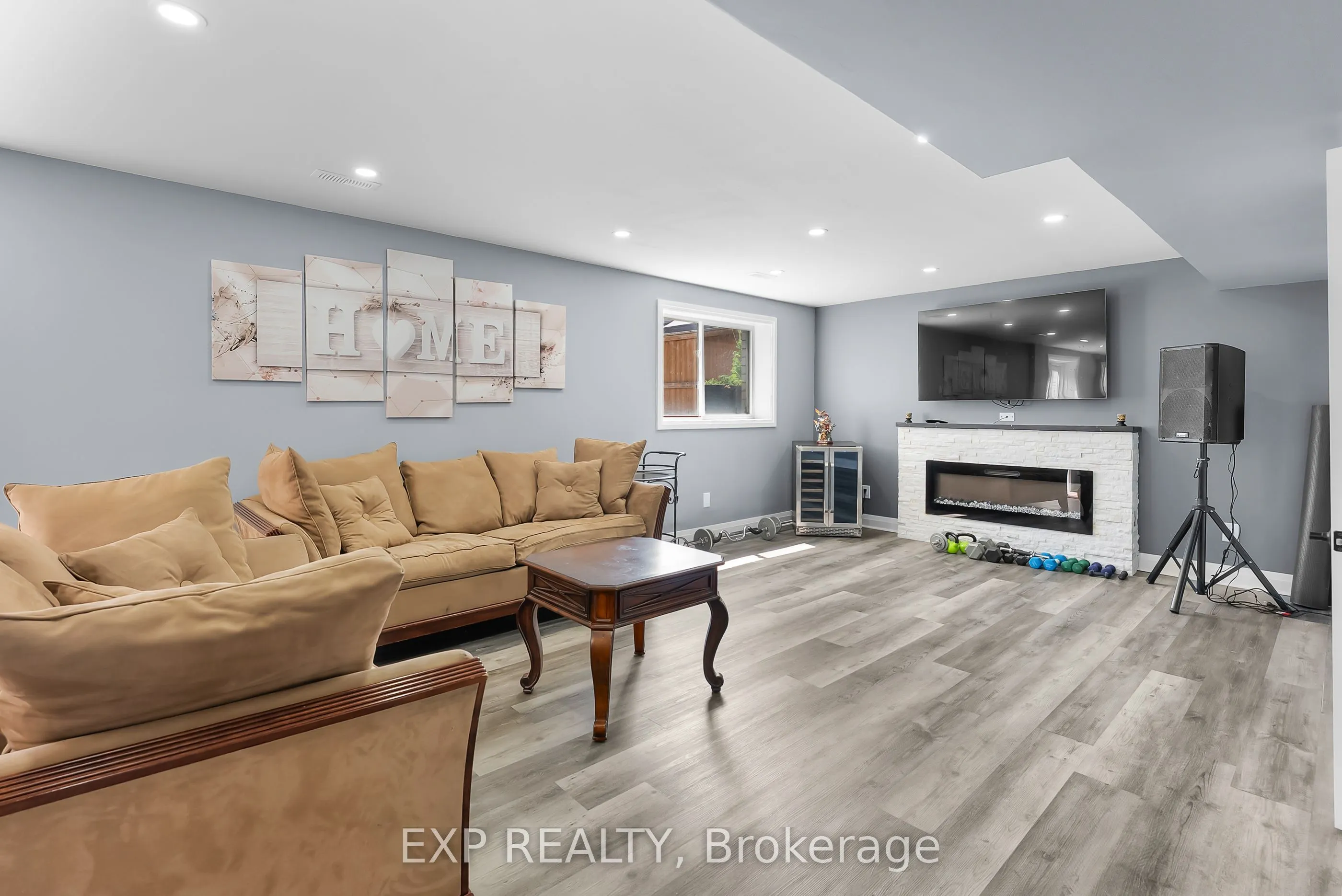 10 Riley Avenue