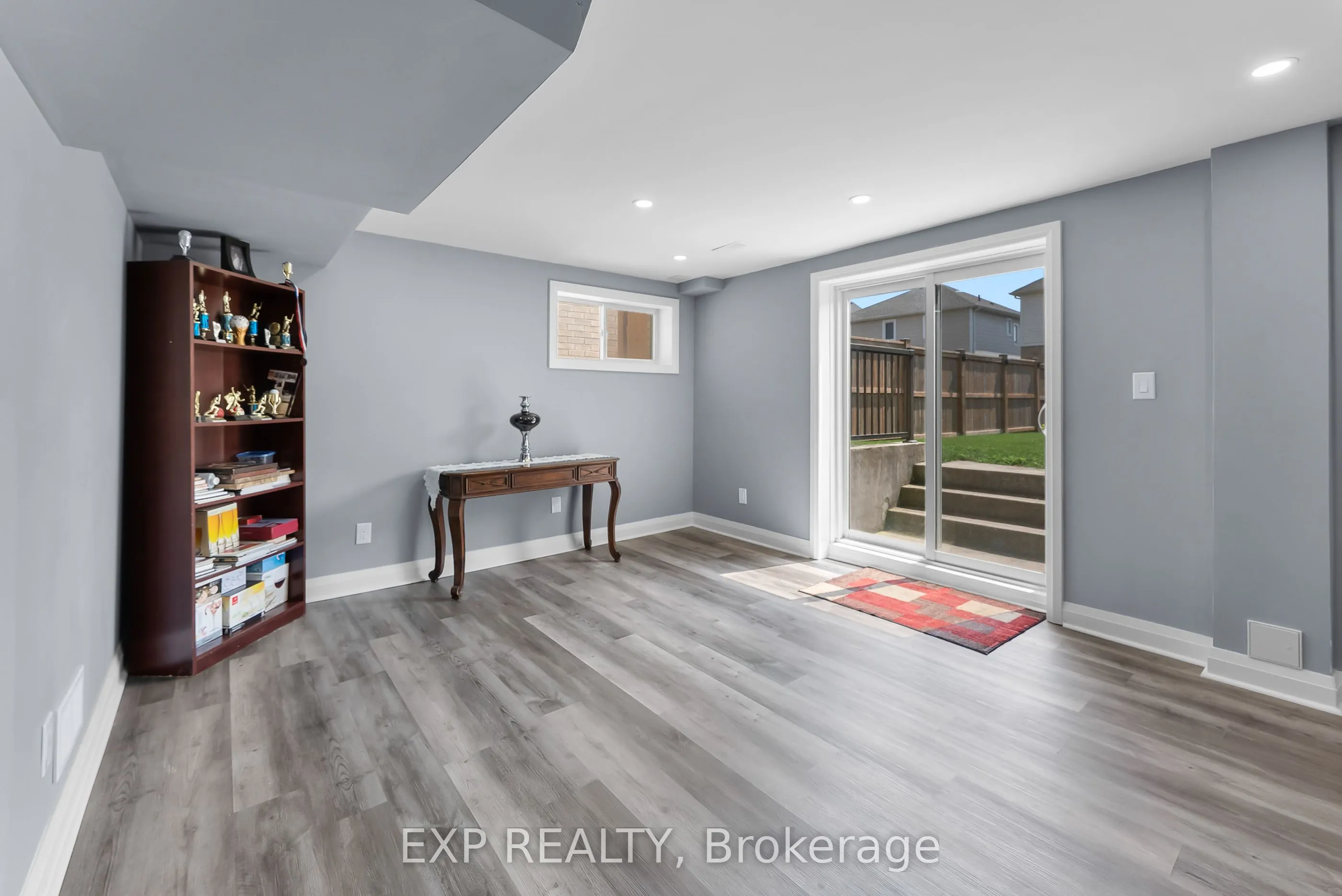 10 Riley Avenue