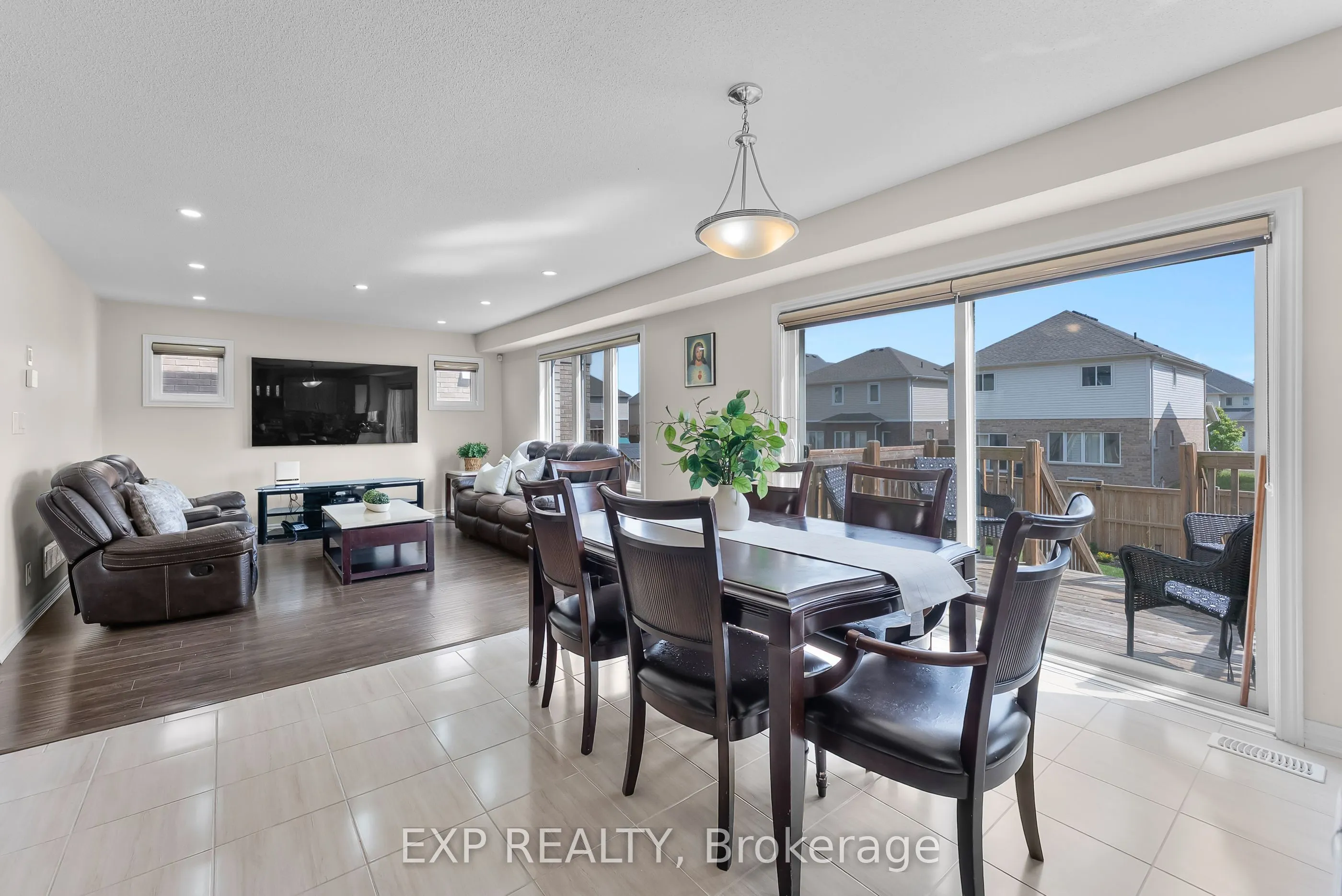 10 Riley Avenue