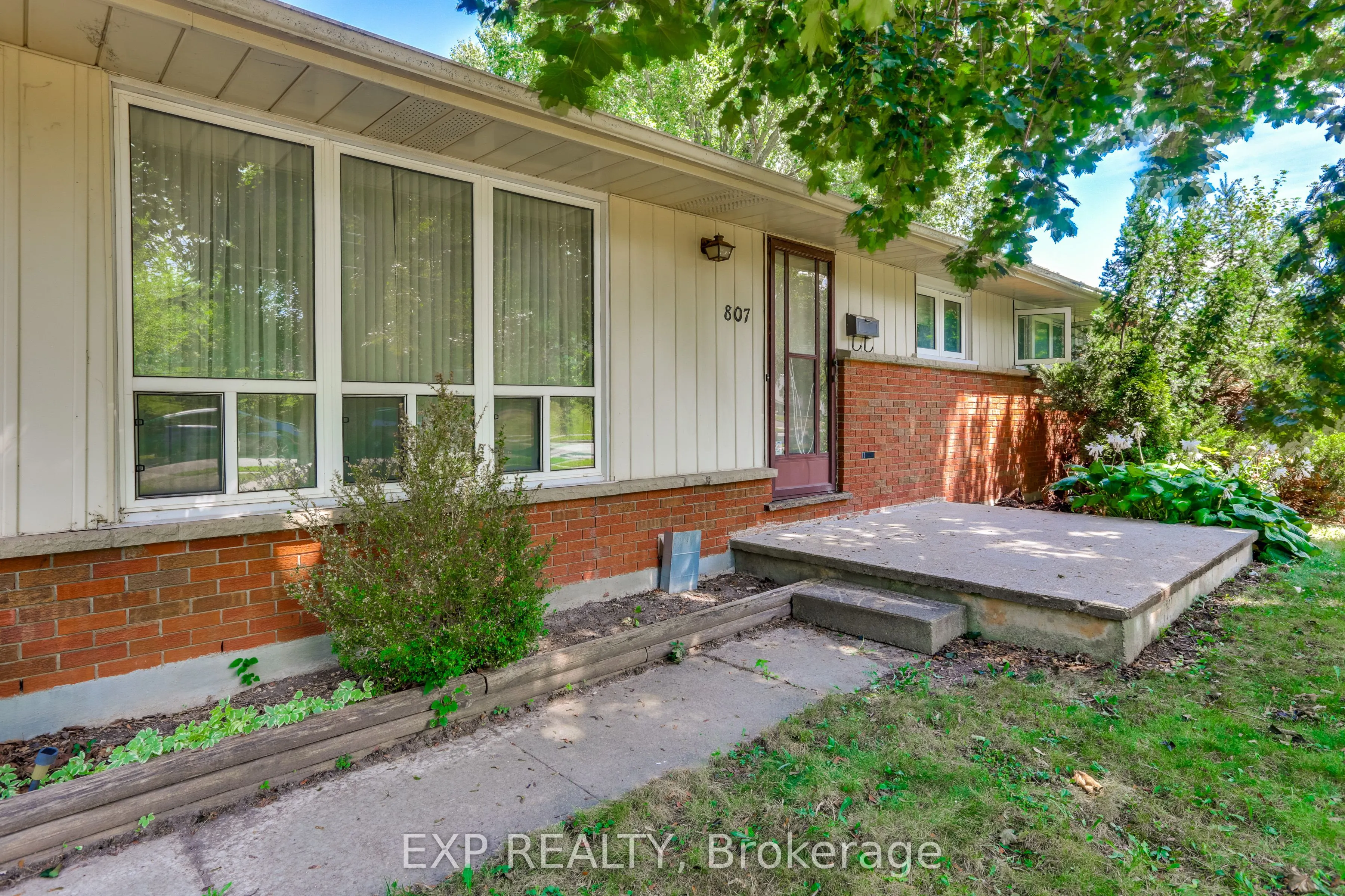 807 Valetta Street