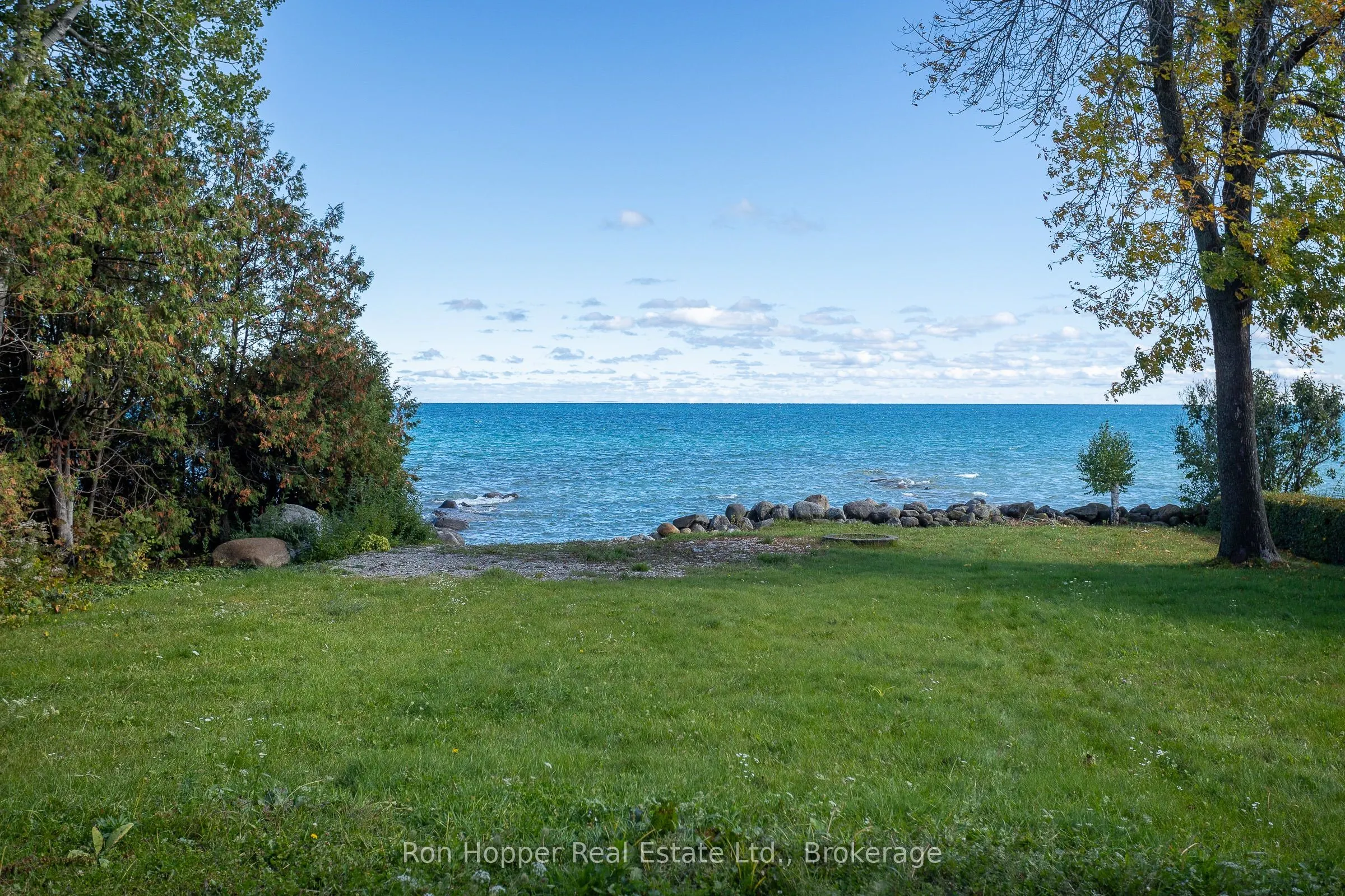 223 Lakeshore Road S