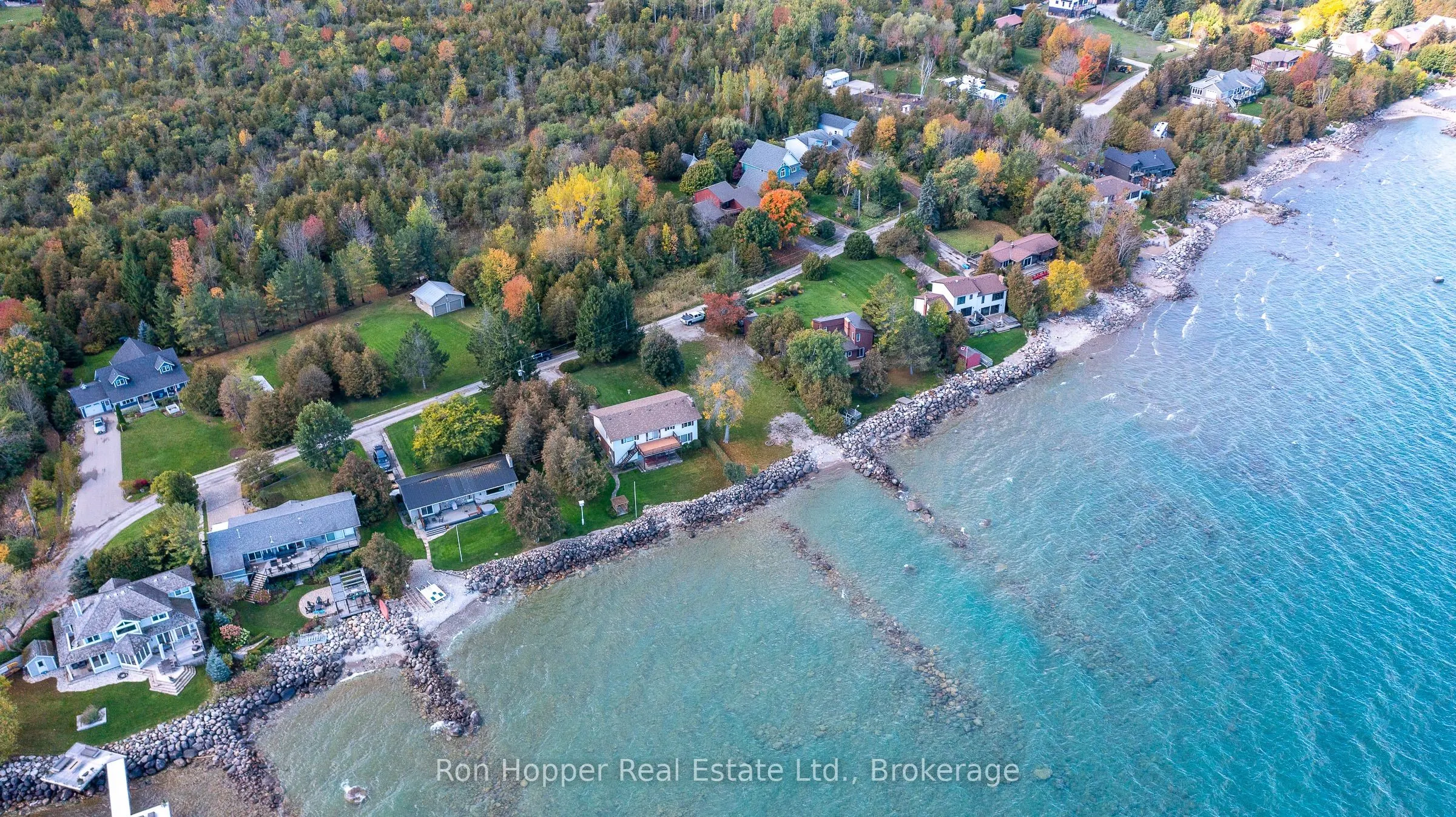 223 Lakeshore Road S