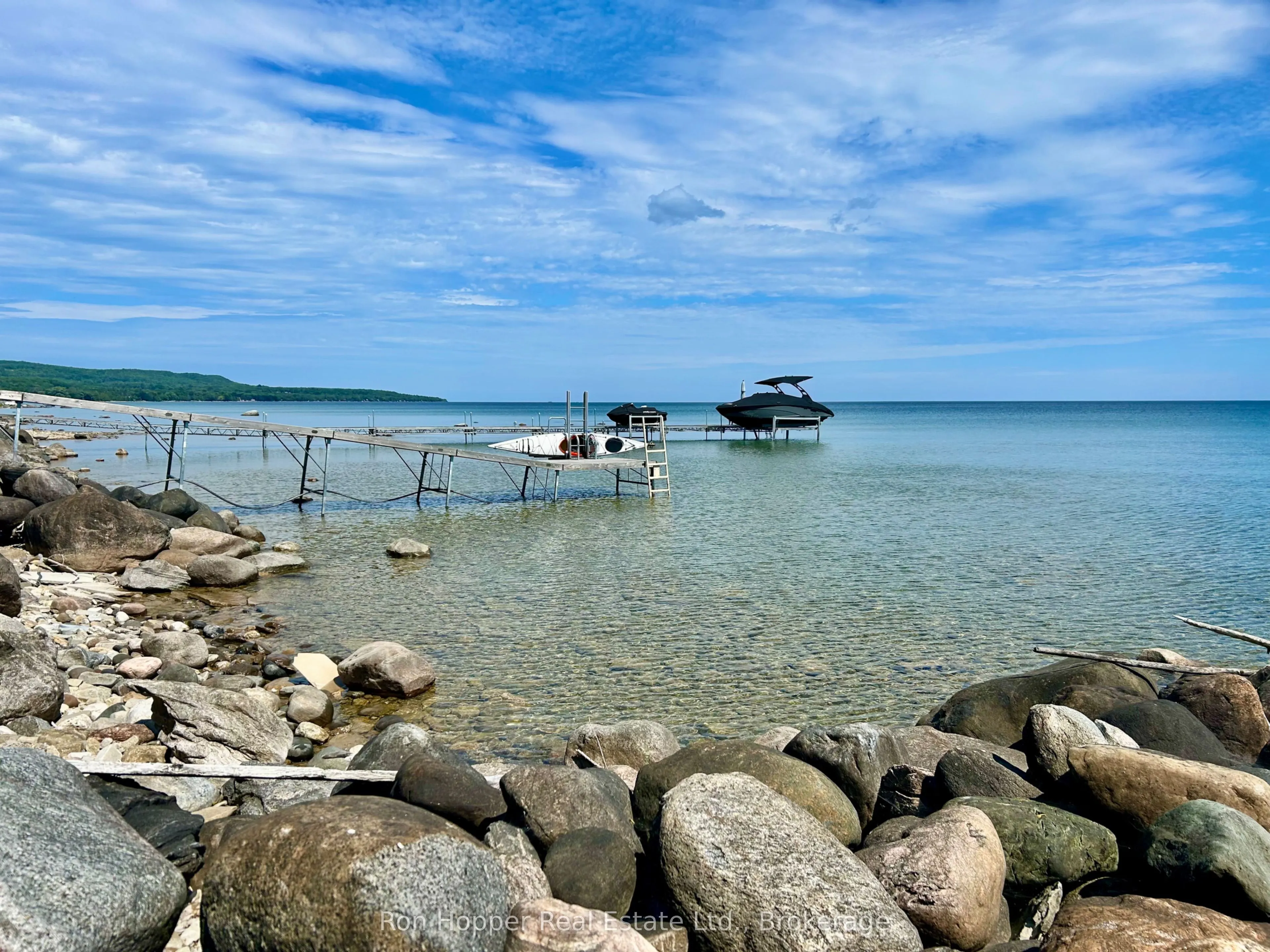 223 Lakeshore Road S