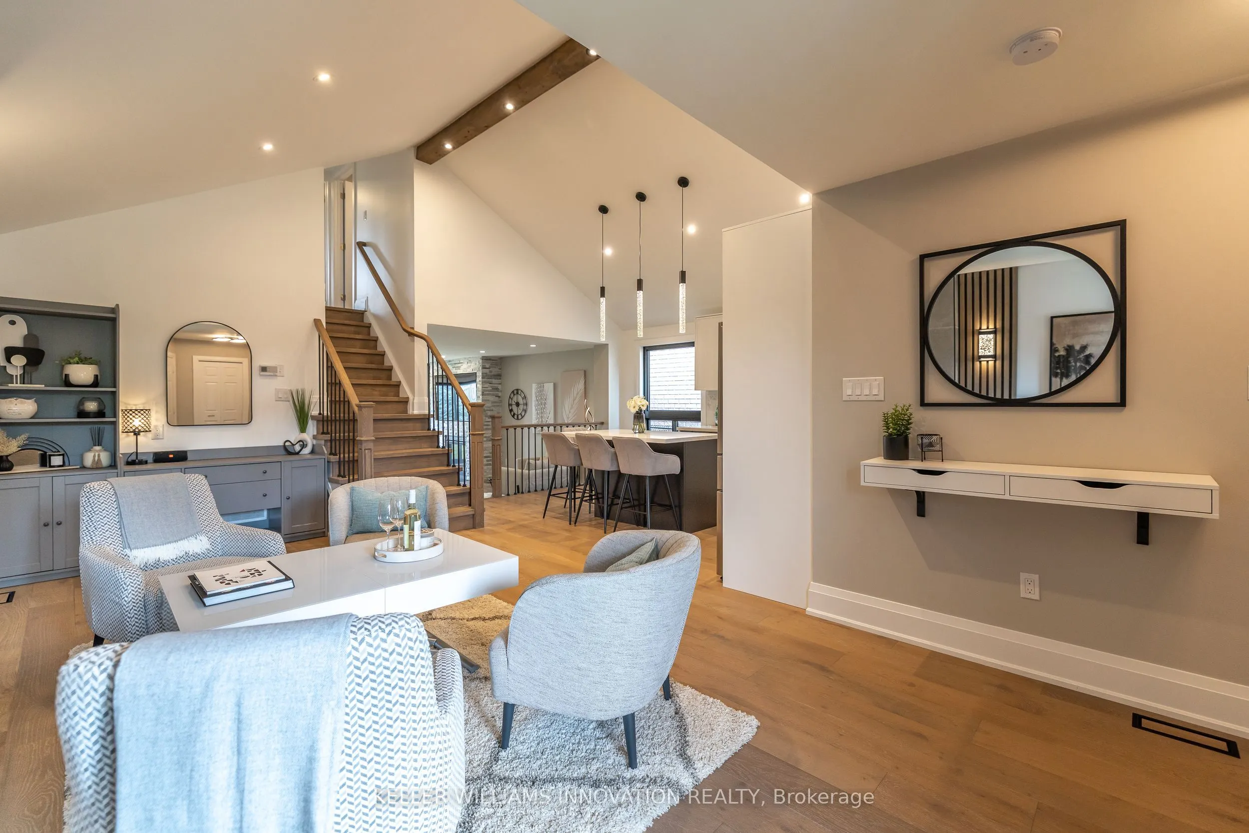 18 Maude Lane